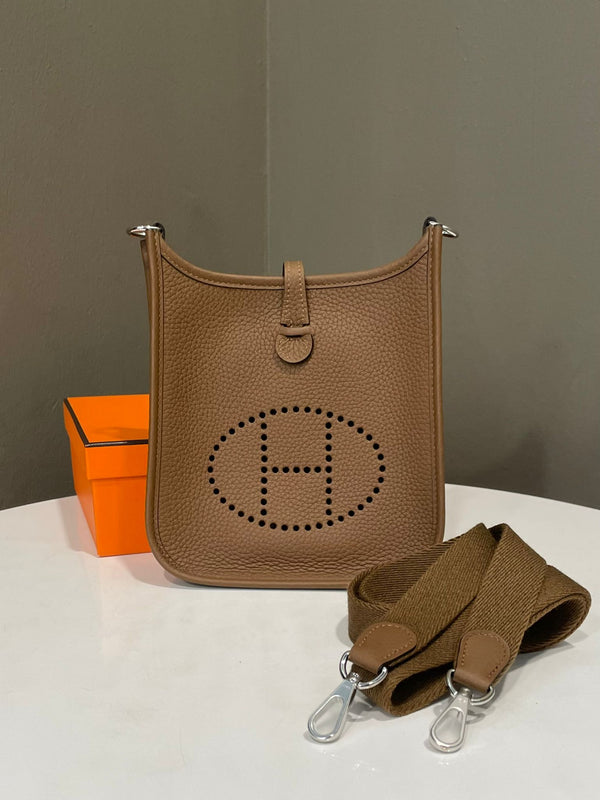 Hermes Mini Evelyn&nbsp;
Alezan Clemence 