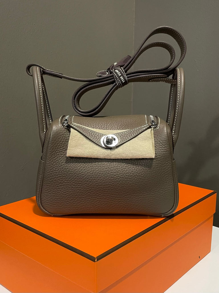 Hermes Mini Lindy 
Etoupe Clemence