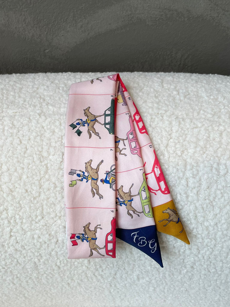 Hermès Parade Twilly
Rose Pale / Marine Multicolor