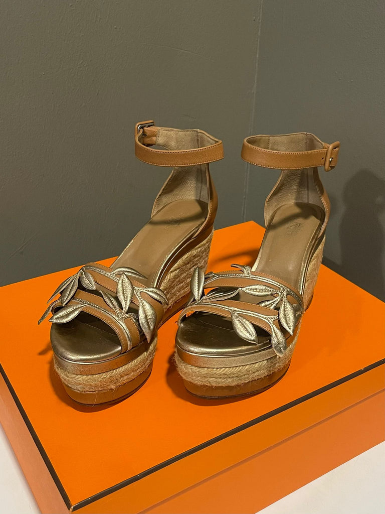 Hermes Wedge Sandals 
Brown Gilded Bronze 