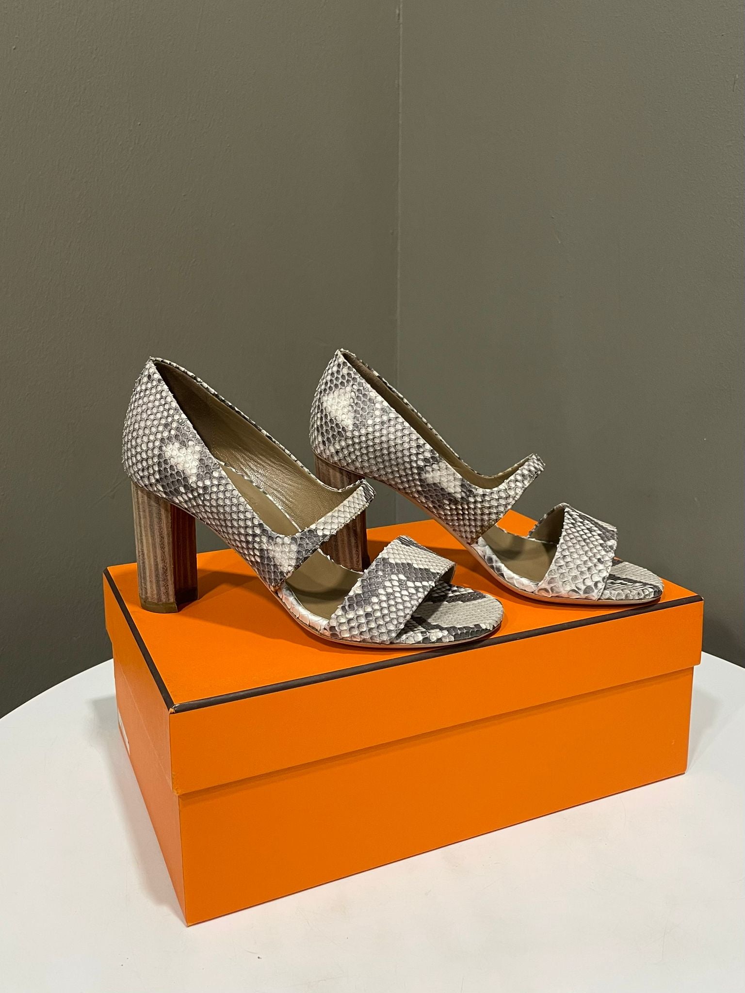 Hermies Python Hermes Wooden Heels Python Size 36.5 – LOVELOTSLUXURY