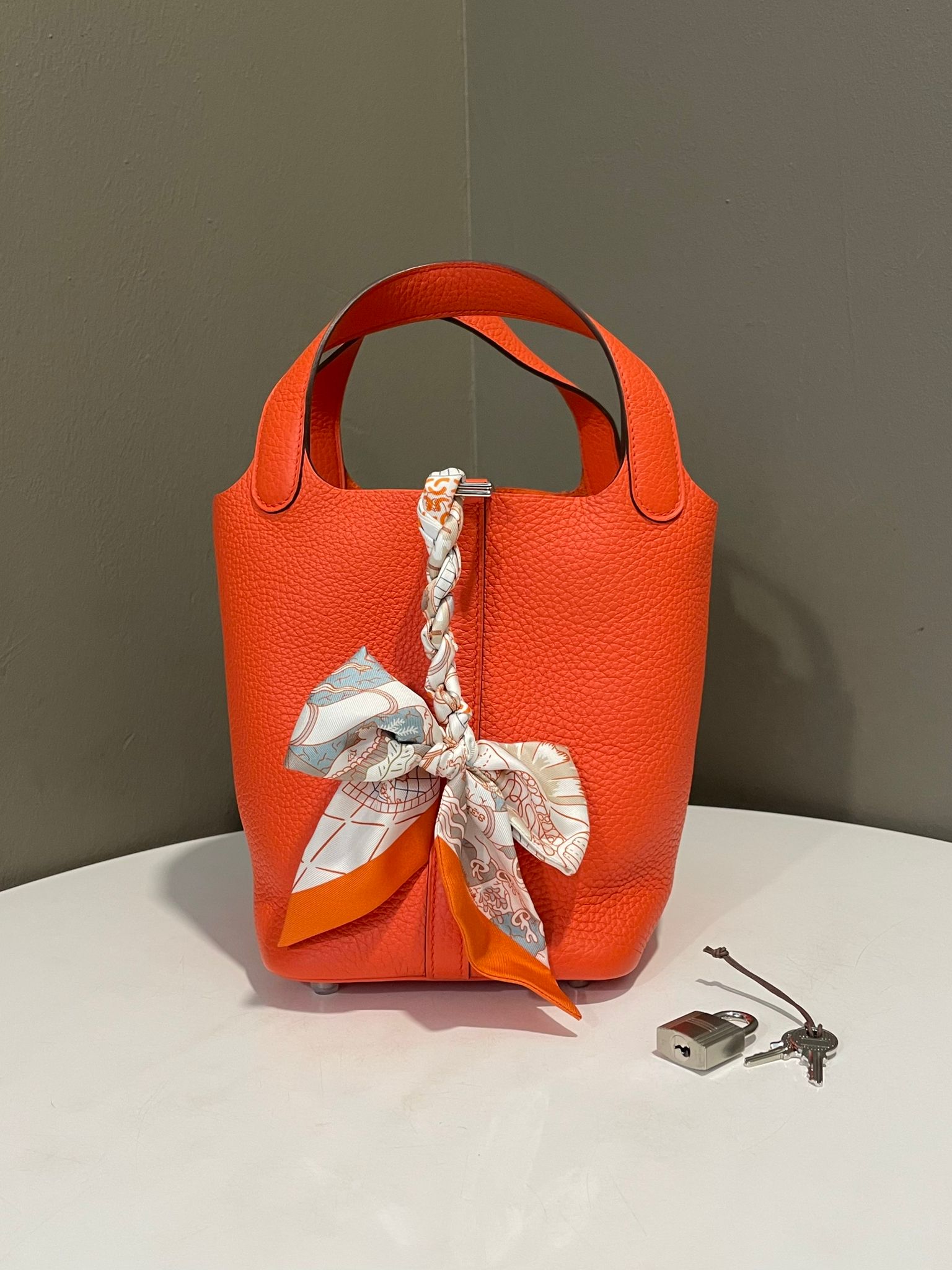 【HERMES 】華やぐメタル＆レザー☆Athenaダブルスタッド リング HERMES 】輝くメタル＆レザー ☆ Athenaダブルスタッド リング