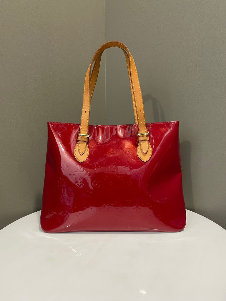 Louis Vuitton Brentwood Shoulder Bag Red Vernis