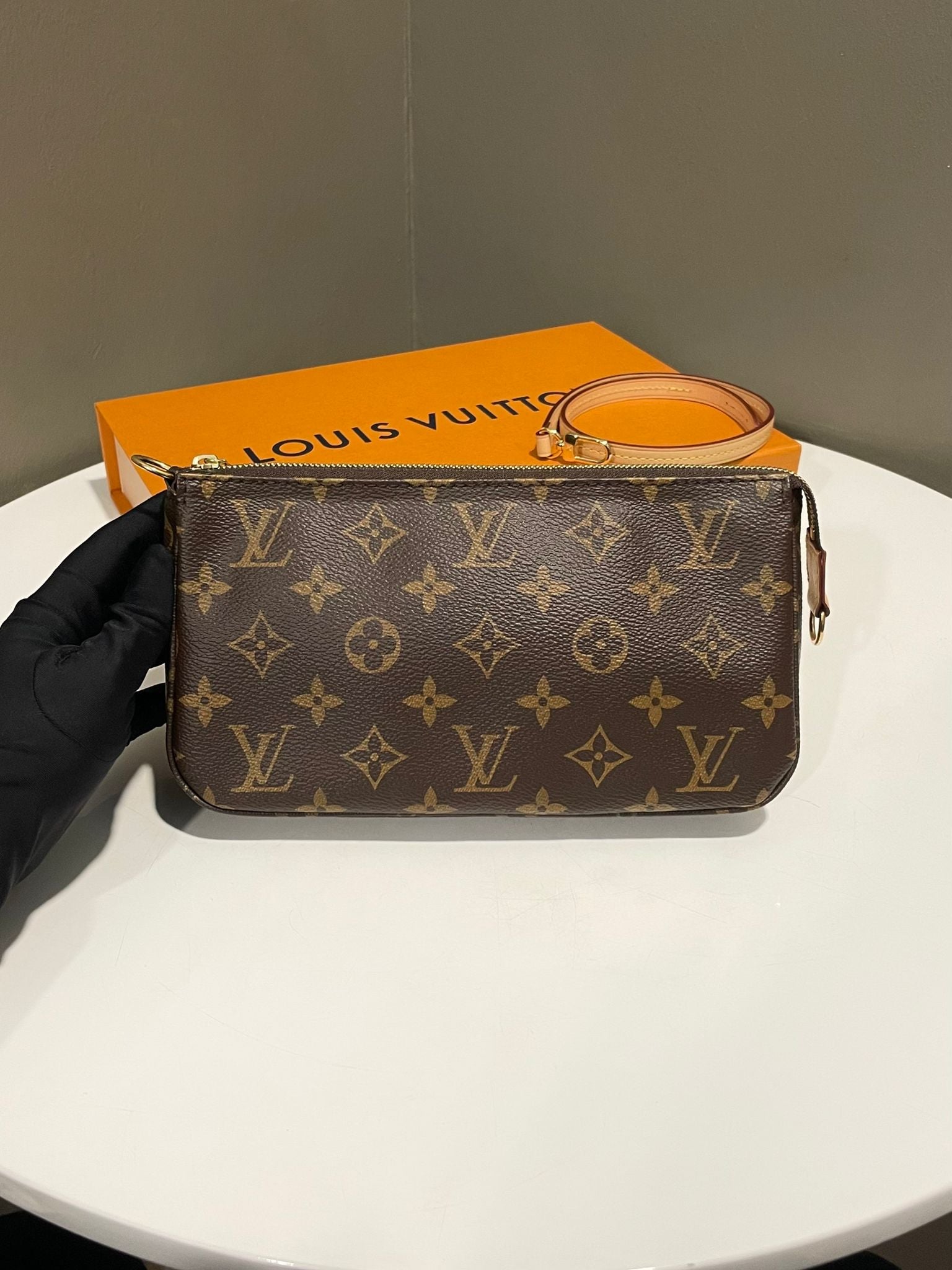 【上品エレガント♪】Louis Vuitton★タウアリング ポロドレス louis-vuitton-ruffle-trim-a-