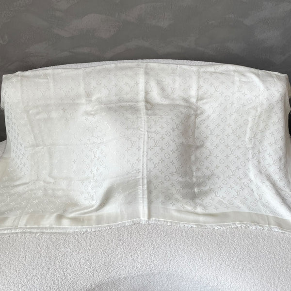Louis Vuitton Shine Shawl Creme Ivory