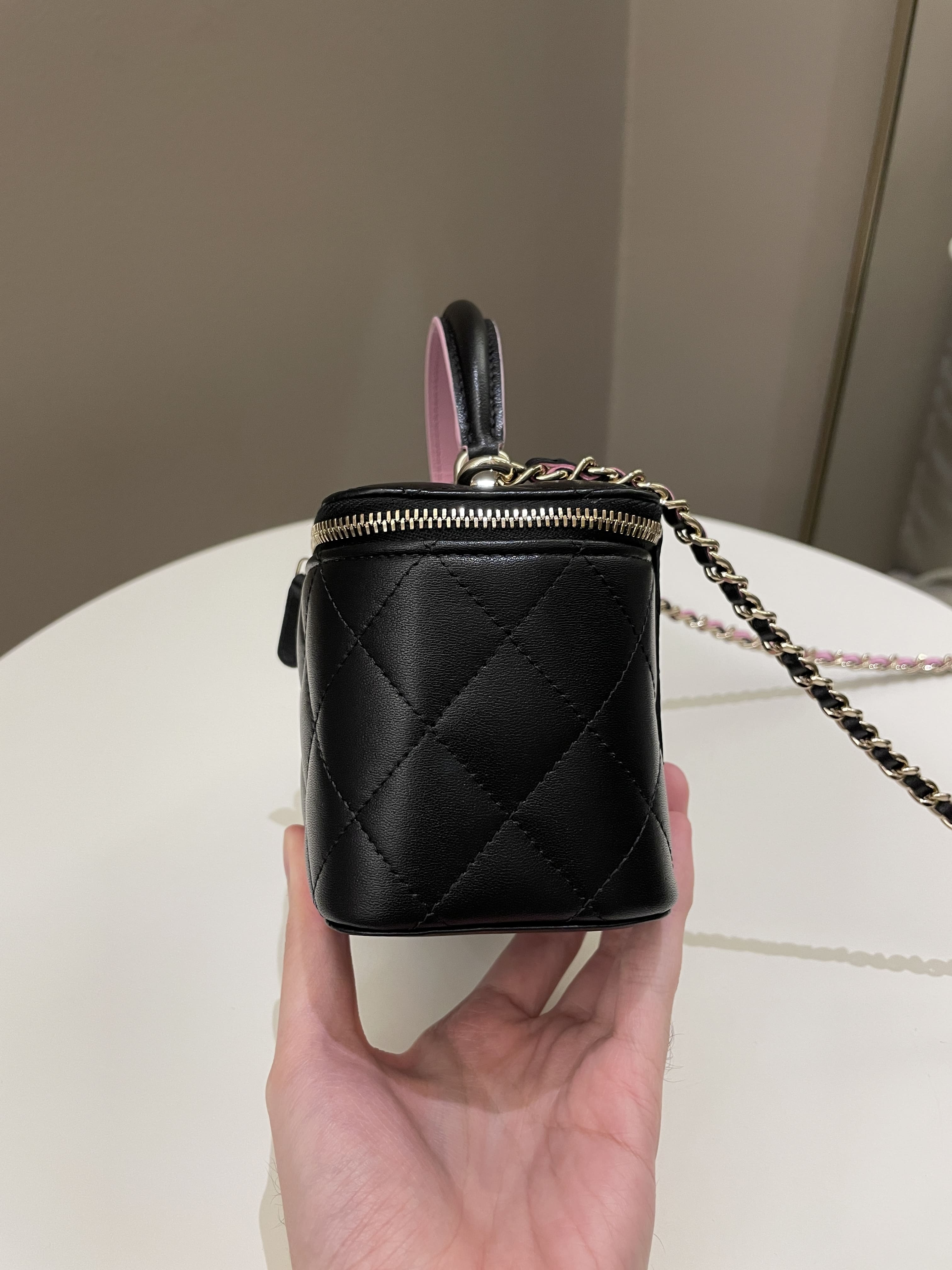 Hermes Inner City Vanity Bag (SHG-KnTczy) – LuxeDH