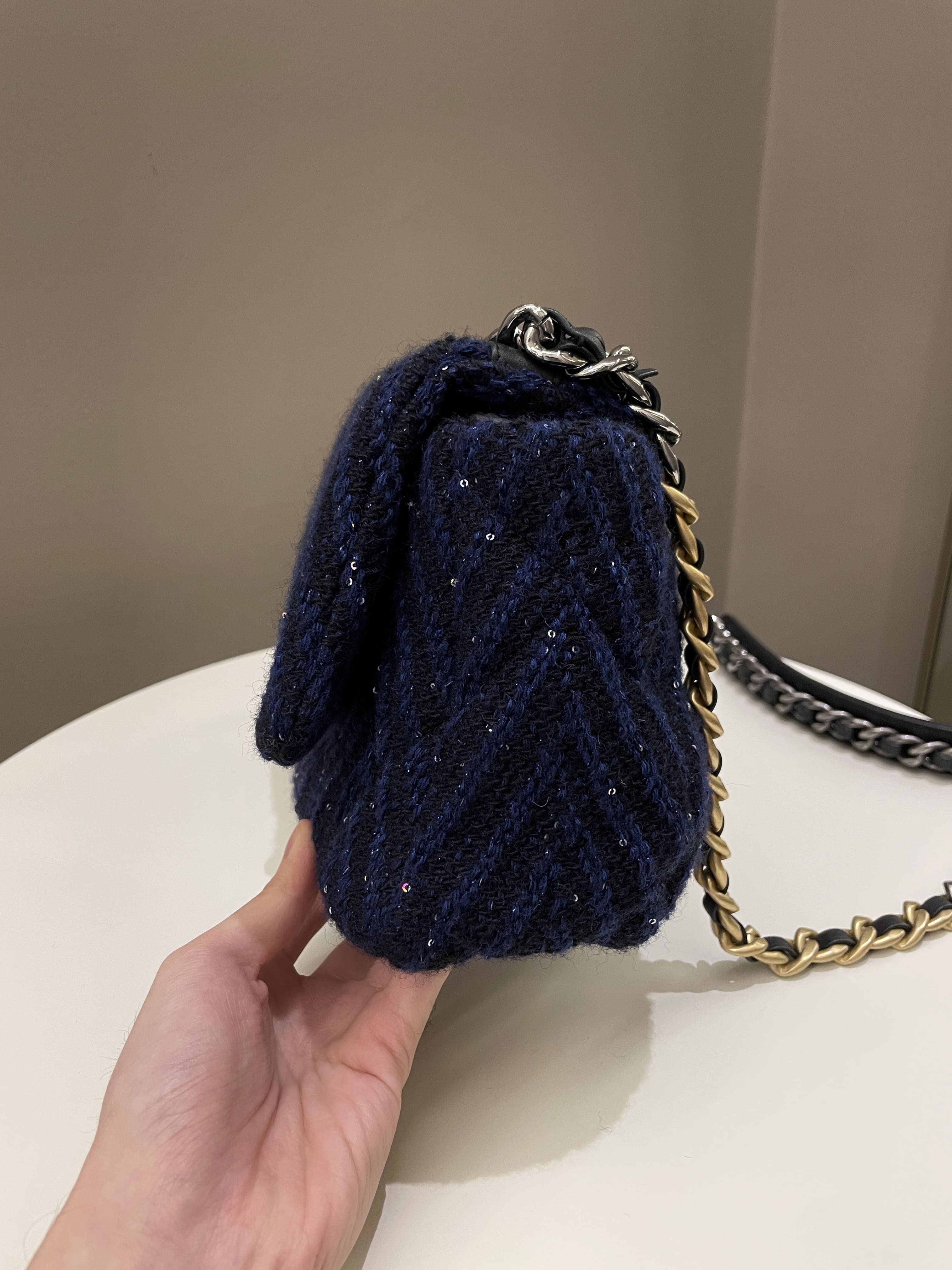 Chanel 19 Flap Bag Black / Blue Tweed Sequin – ＬＯＶＥＬＯＴＳＬＵＸＵＲＹ