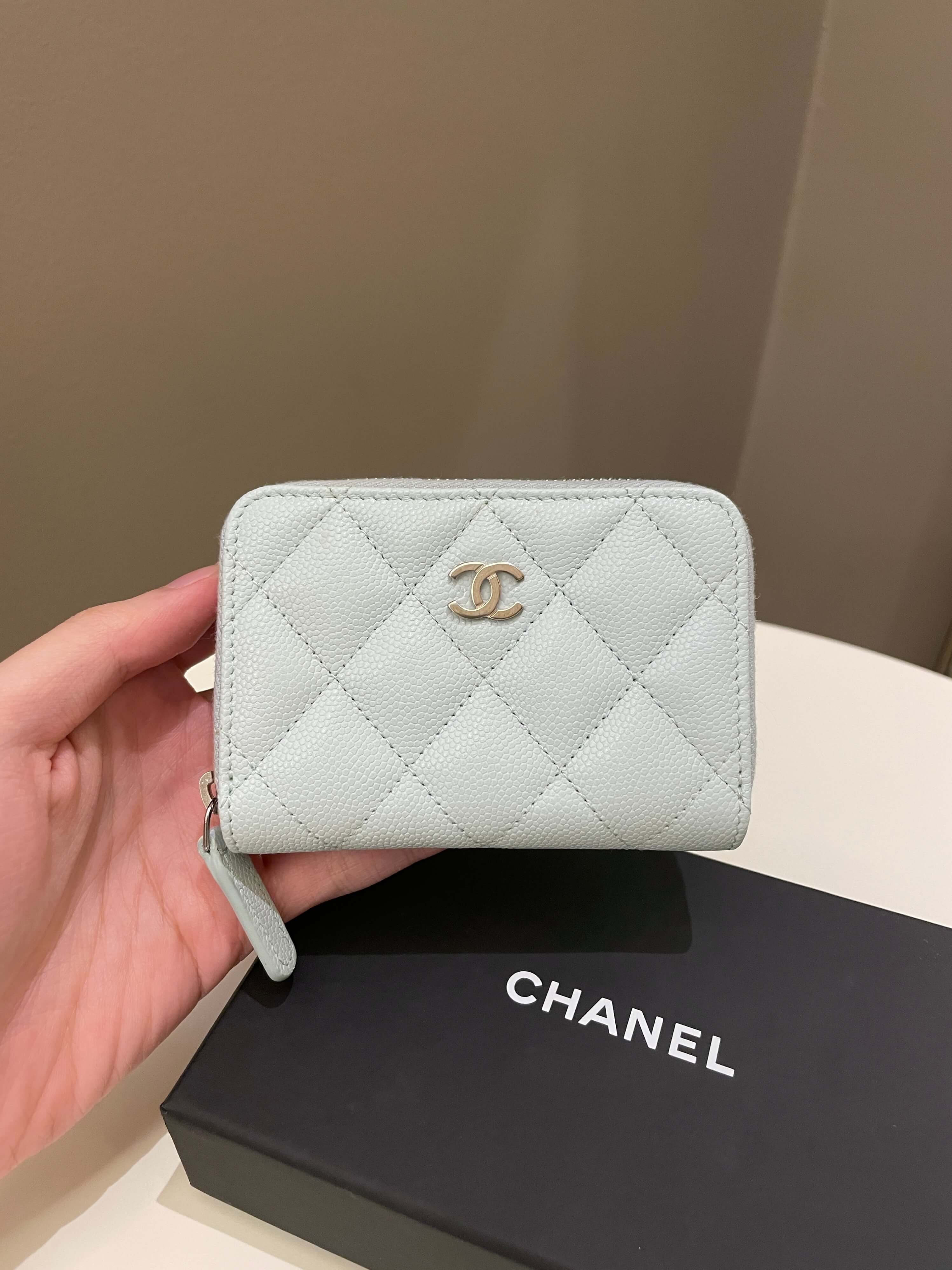 Chanel Classic Quilted Zip Purse Pale Blue Caviar – ＬＯＶＥＬＯＴＳＬＵＸＵＲＹ
