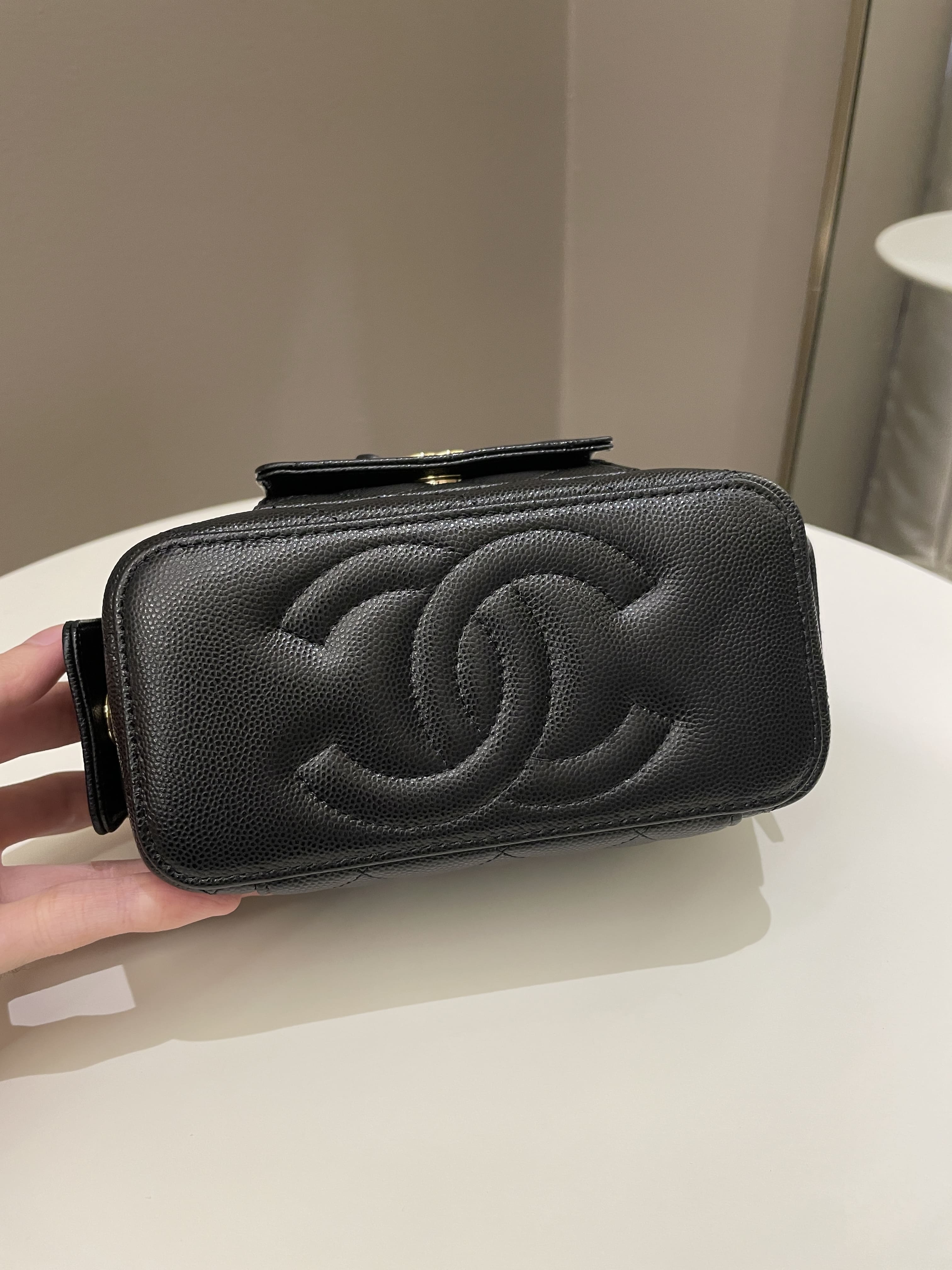 Chanel Polly Pocket Multi Pocket Vanity Case Bag Black Caviar –  ＬＯＶＥＬＯＴＳＬＵＸＵＲＹ