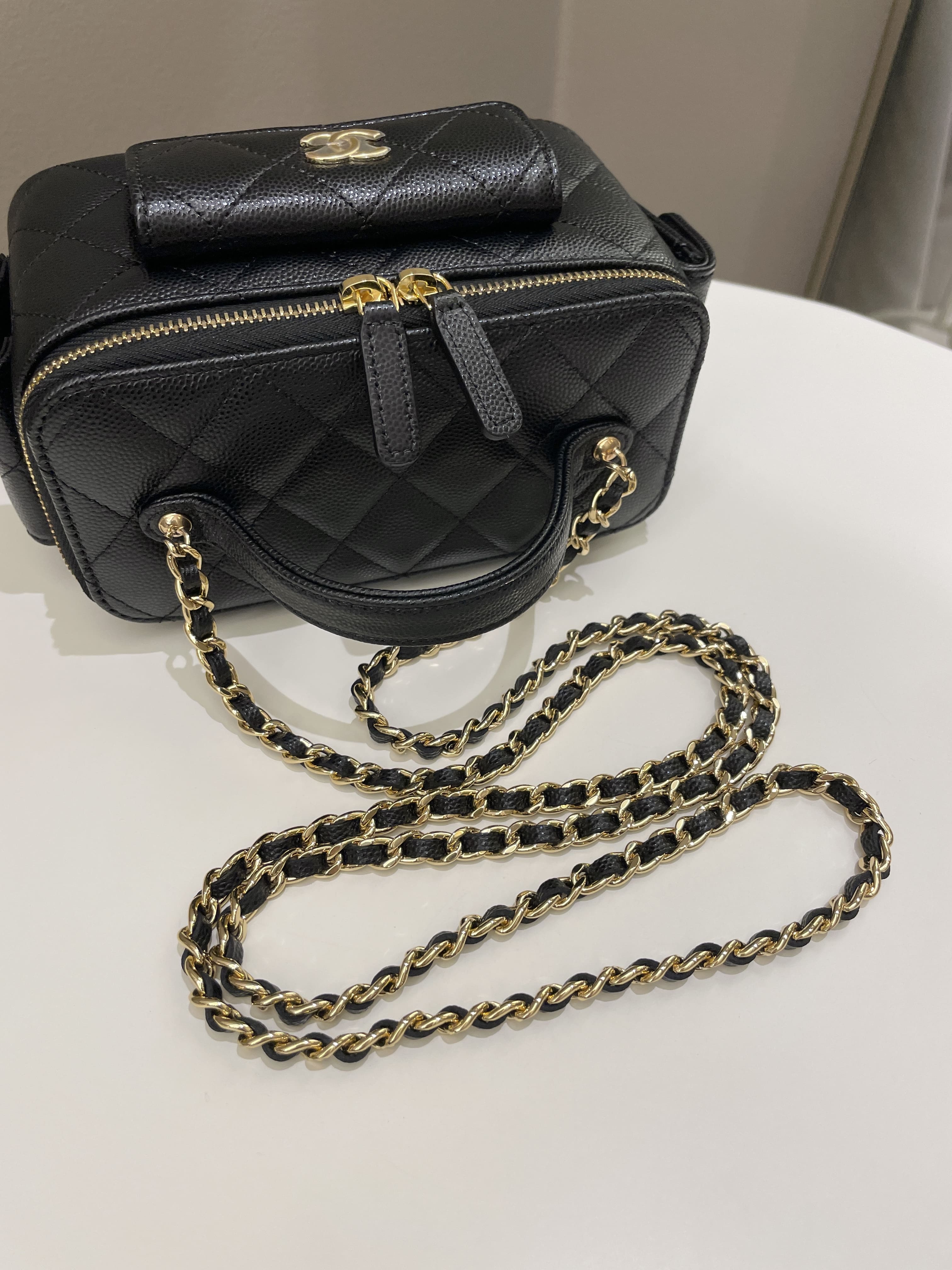 Chanel Polly Pocket Multi Pocket Vanity Case Bag Black Lambskin –  ＬＯＶＥＬＯＴＳＬＵＸＵＲＹ