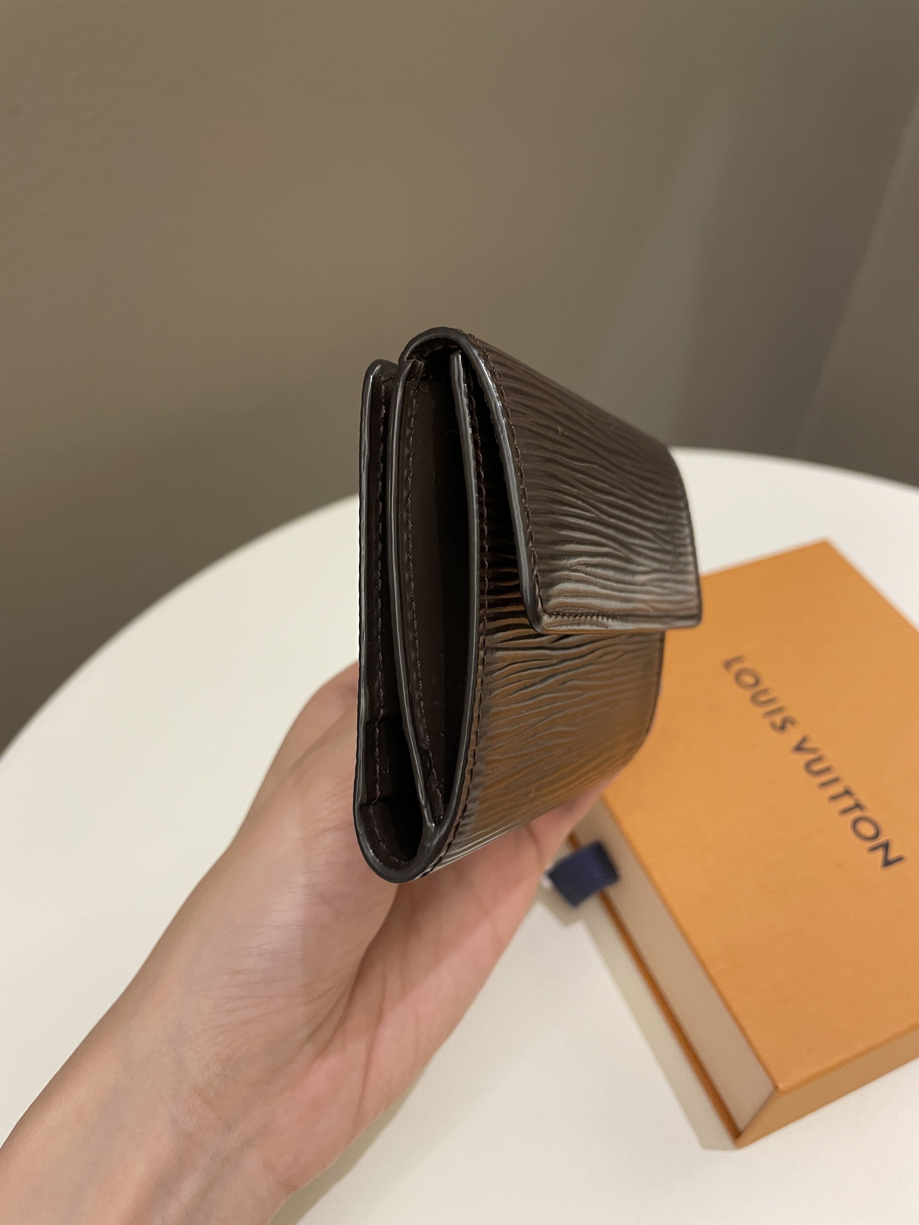 Louis Vuitton Card Holder
Dark Brown Epi Leather