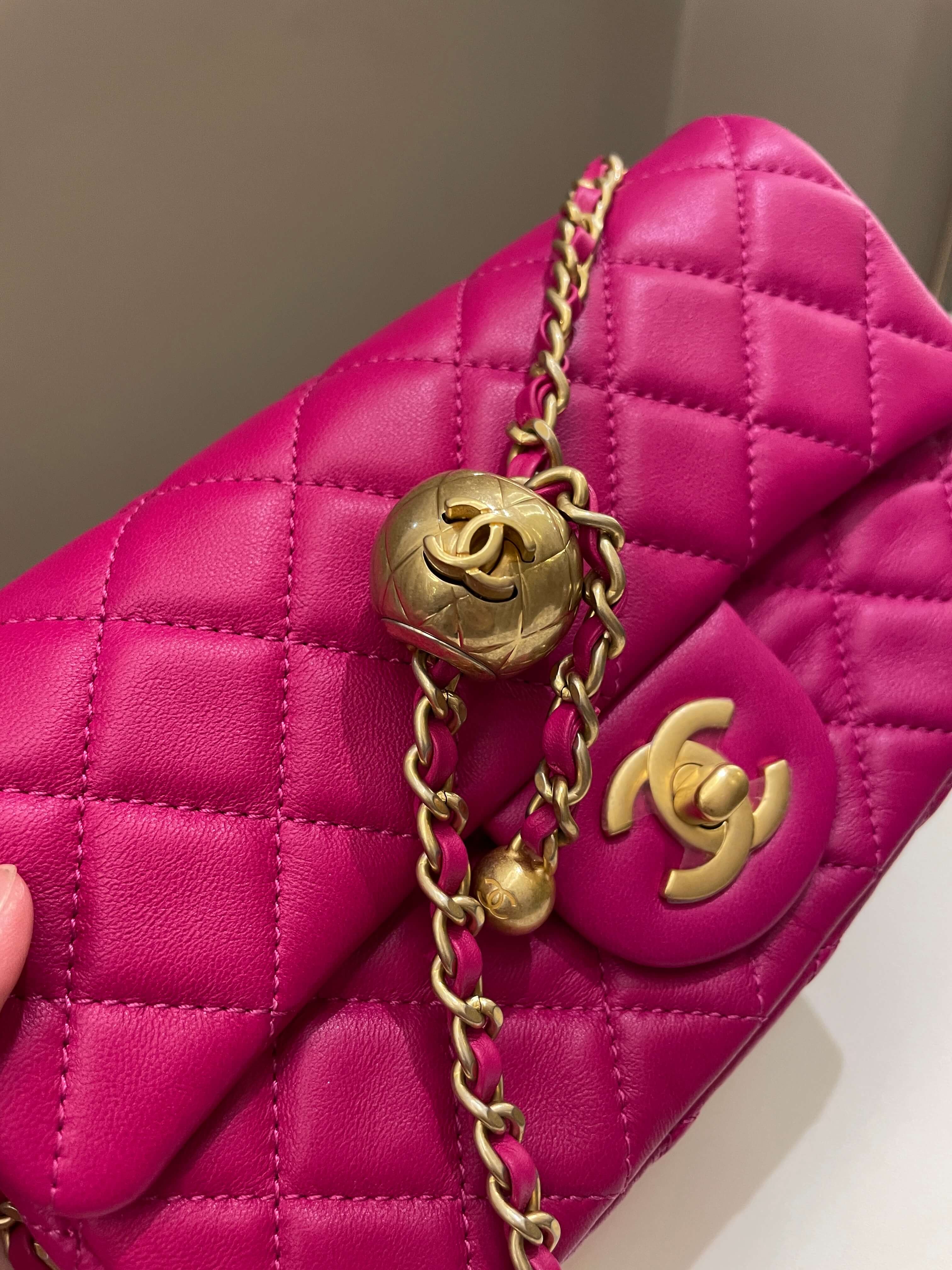 Chanel Pearl Crush Quilted Mini Rectangular Dark Pink Lambskin –  ＬＯＶＥＬＯＴＳＬＵＸＵＲＹ