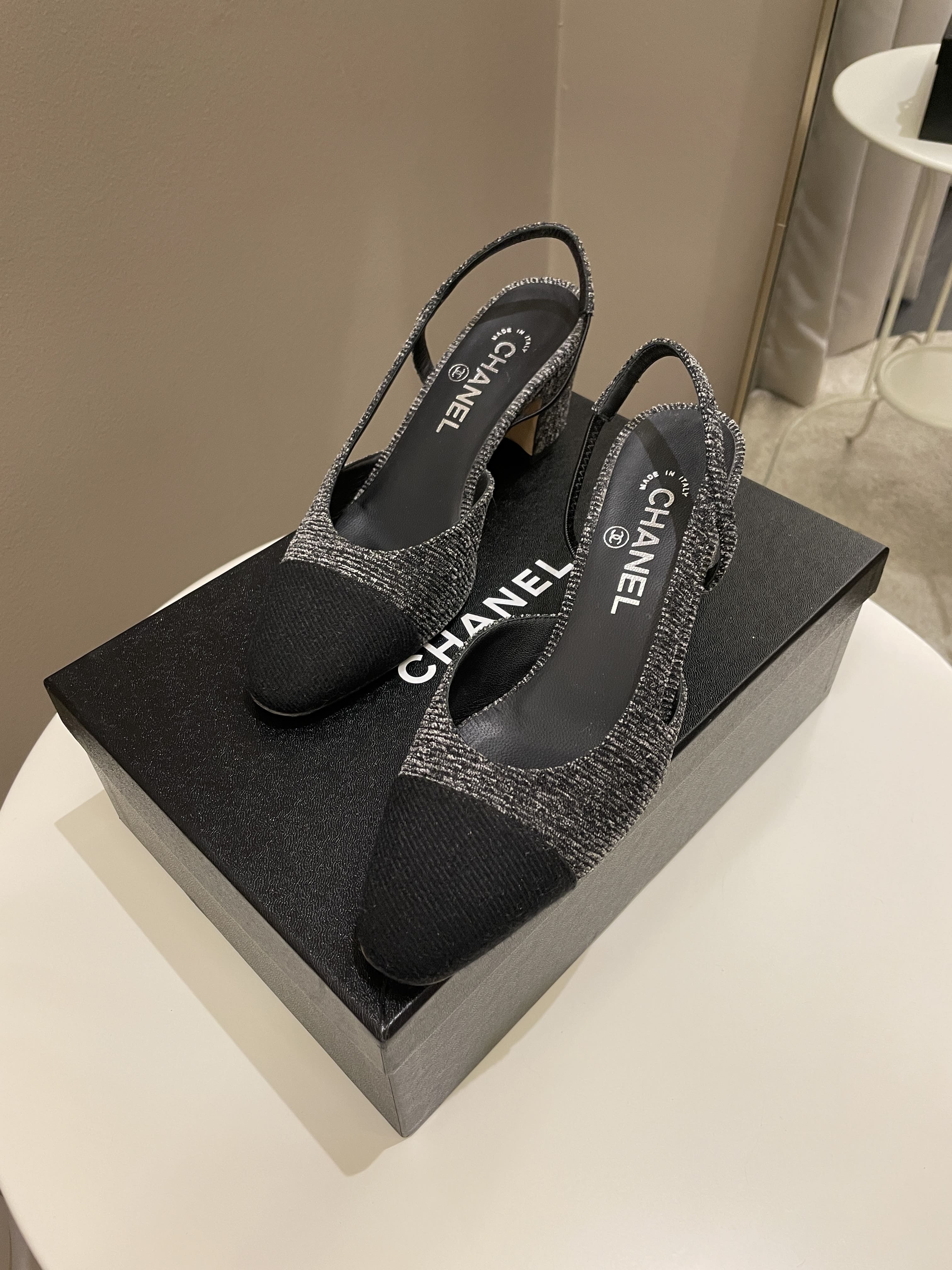Chanel Classic Slingbacks Grey/ Black Tweed Size 38 C – ＬＯＶＥＬＯＴＳＬＵＸＵＲＹ