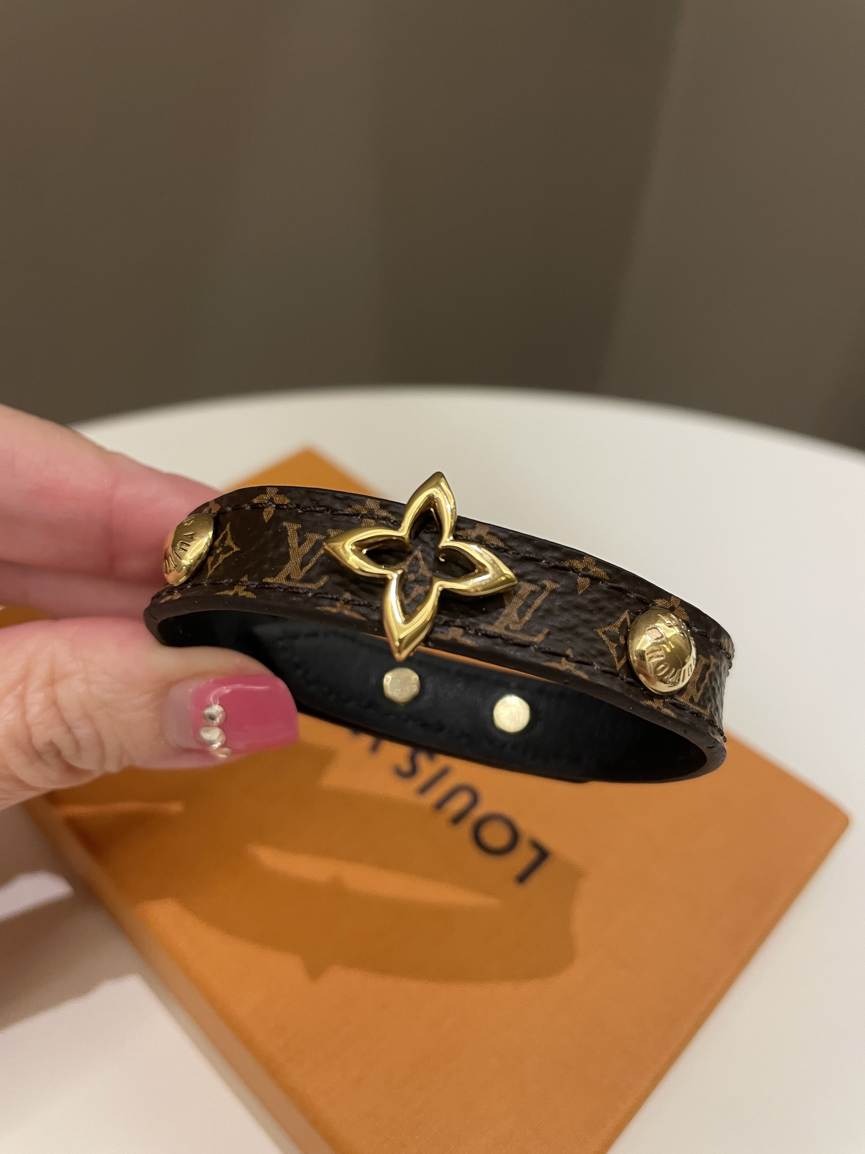 Louis Vuitton Blooming Bracelet Classic Monogram – ＬＯＶＥＬＯＴＳＬＵＸＵＲＹ
