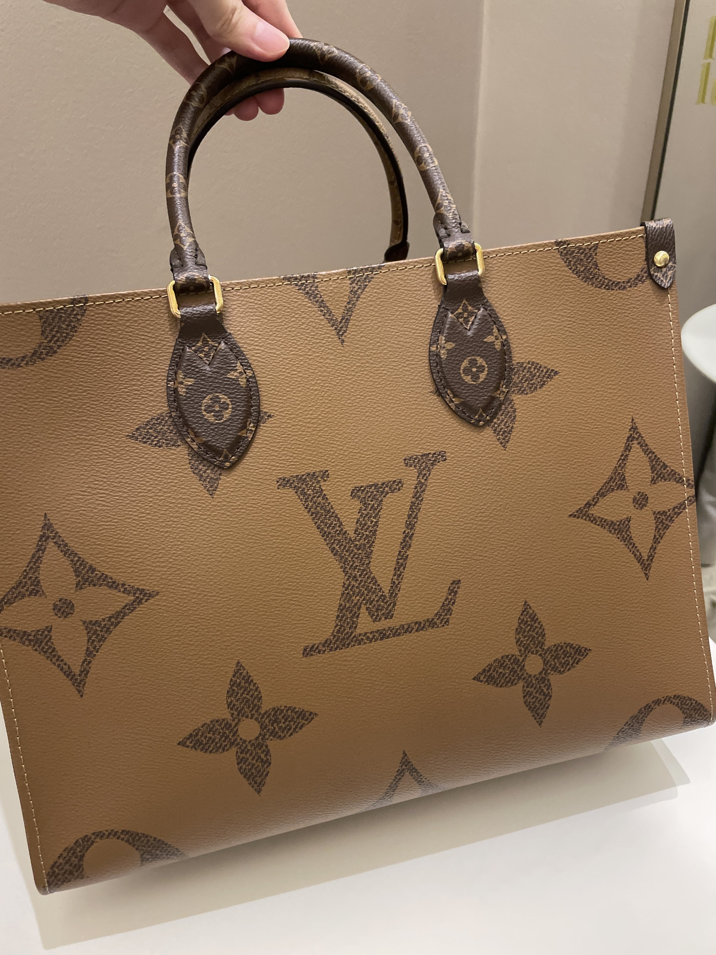 Louis Vuitton Onthego Tote MM Reversed Monogram