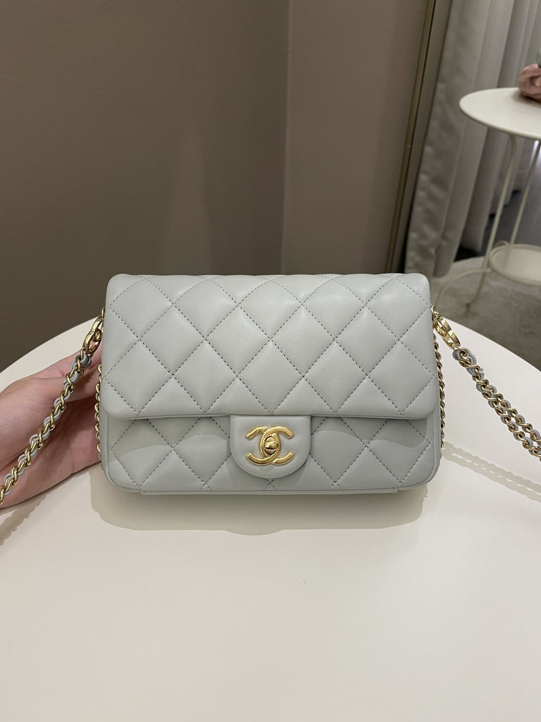 CHANEL MINI SQUARE *microchipped* – TIMELESS VOGUE