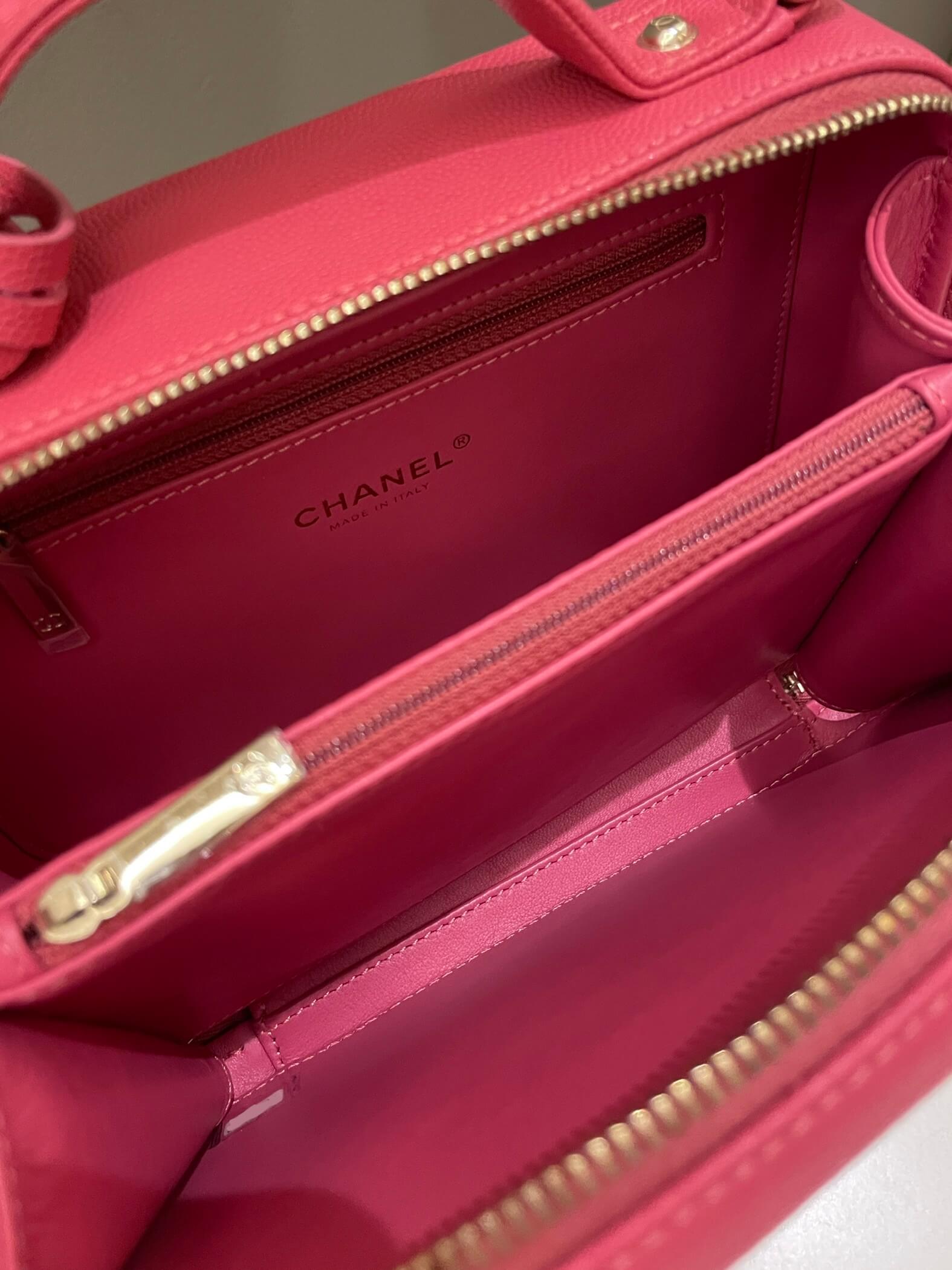 Chanel Filigree Vanity Case Pink Caviar