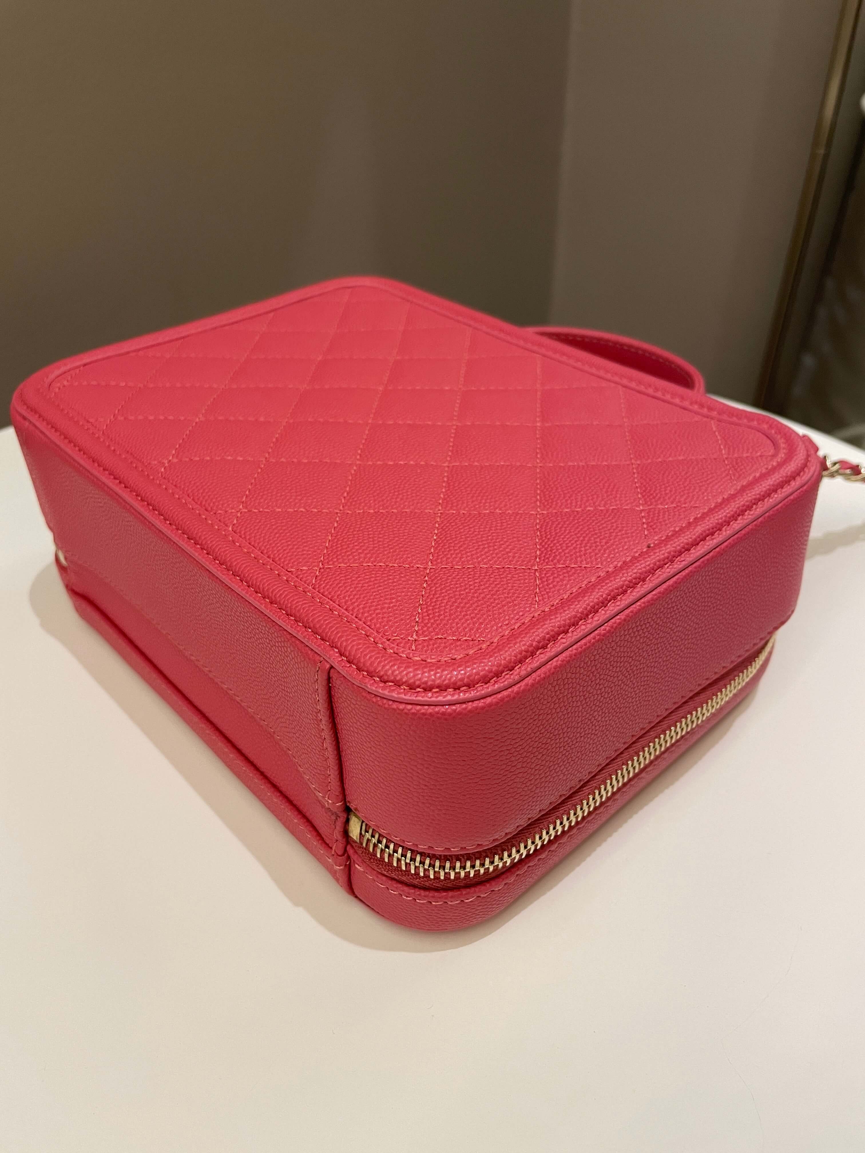 Chanel Filigree Vanity Case Pink Caviar