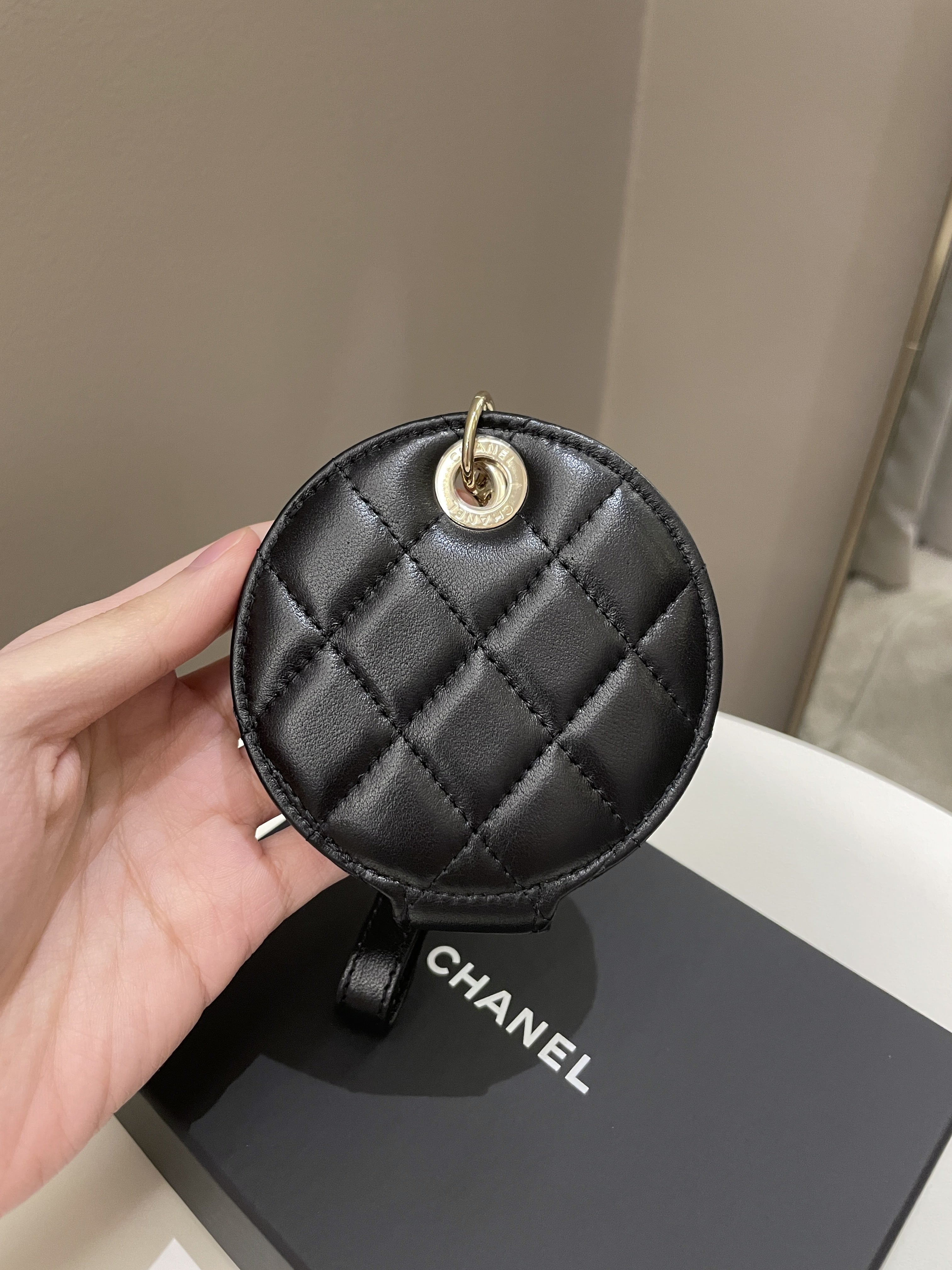 Chanel 20C Travel Round Luggage Tag
Black Lambskin