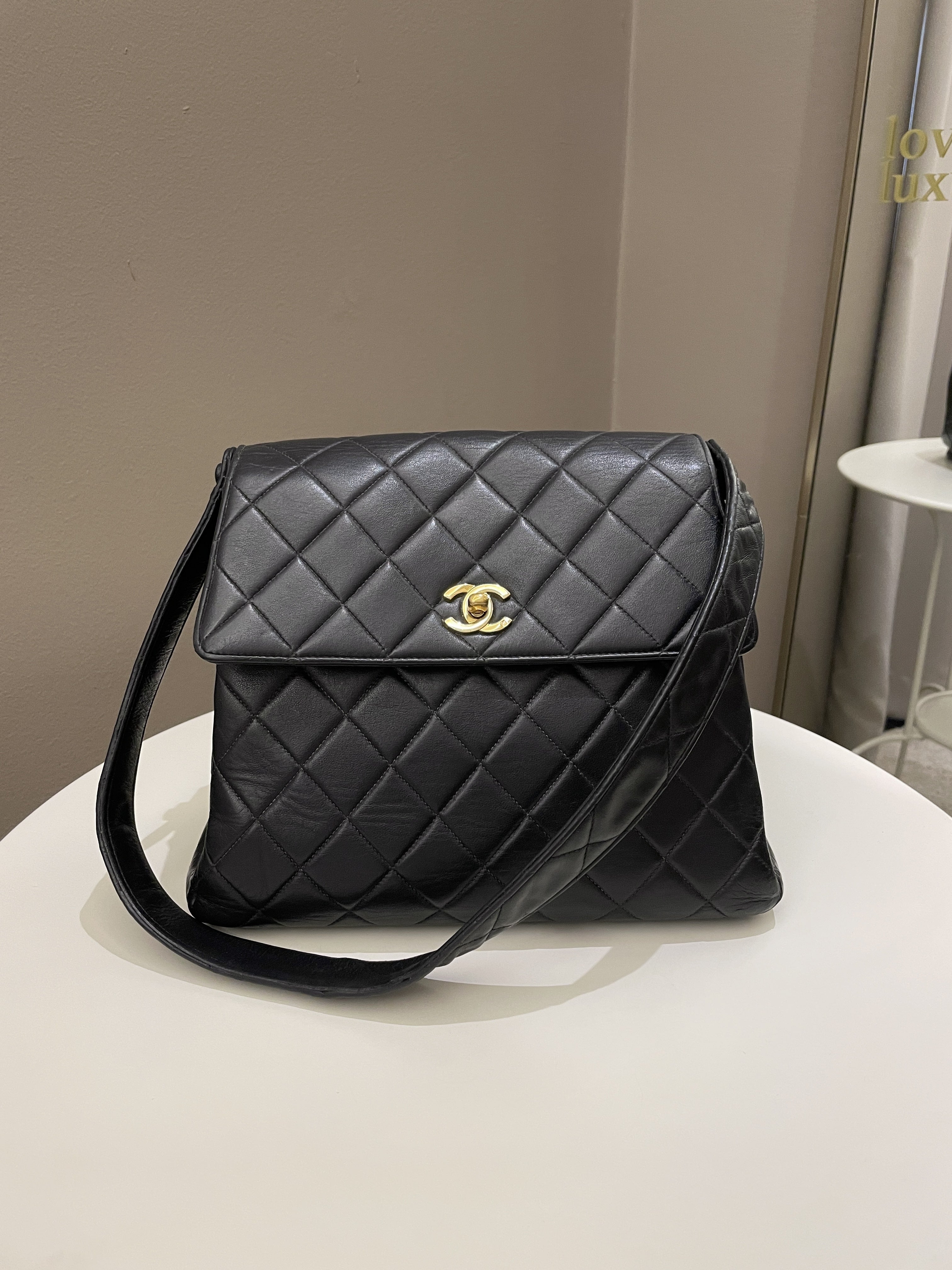 Chanel Vintage Shoulder Cc Flap Bag Black Lambskin ...