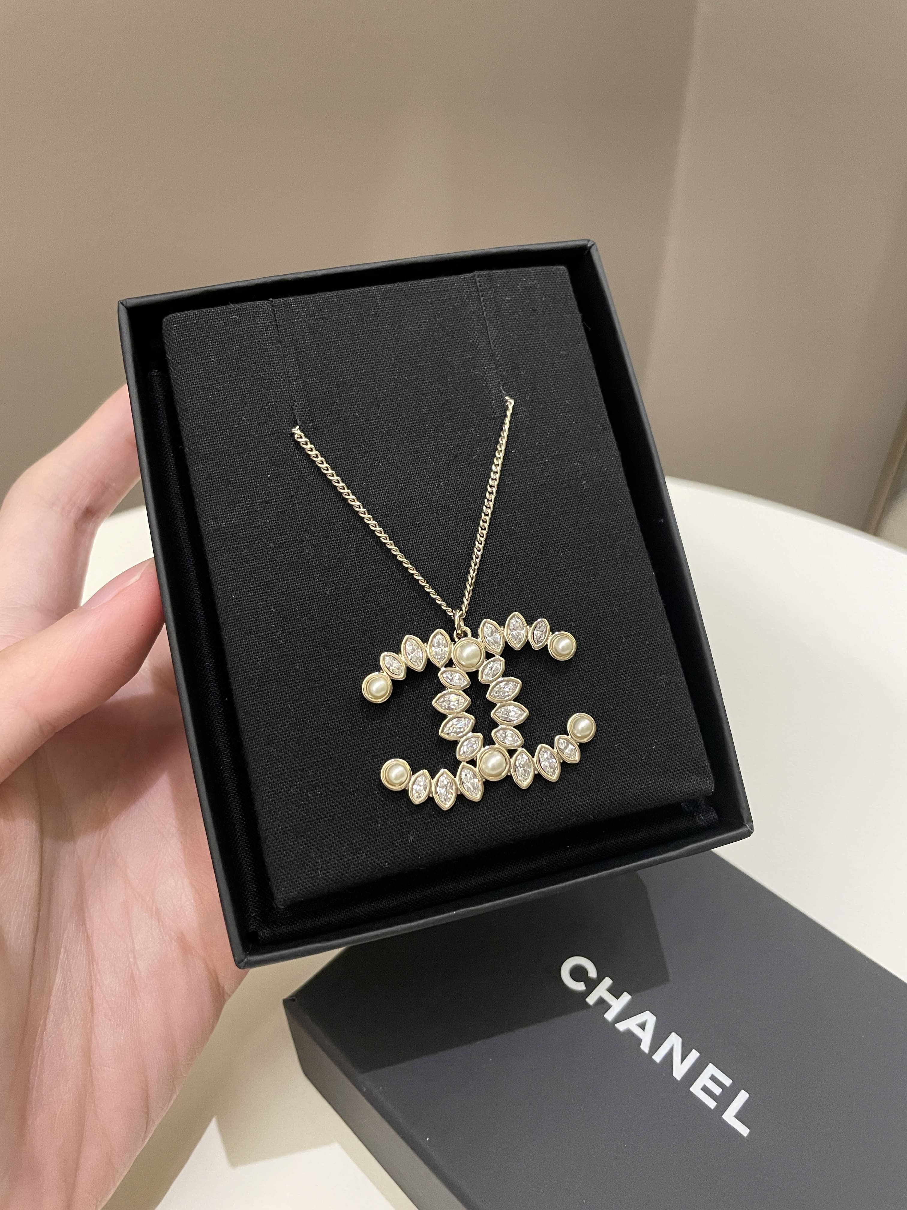 Chanel 19A Cc Crytsal Pearl Necklace Rhinestones/ Pearl