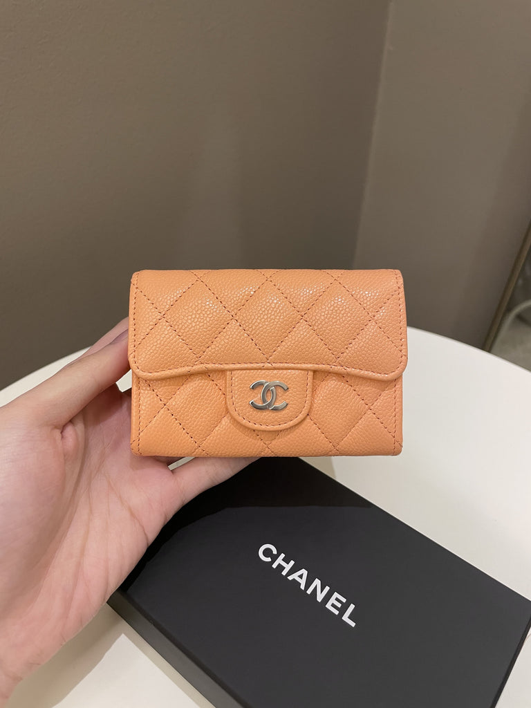 Chanel 19 SLG Flat Cardholder, Pink Lambskin Leather, Gold Hardware, New in  Box GA001