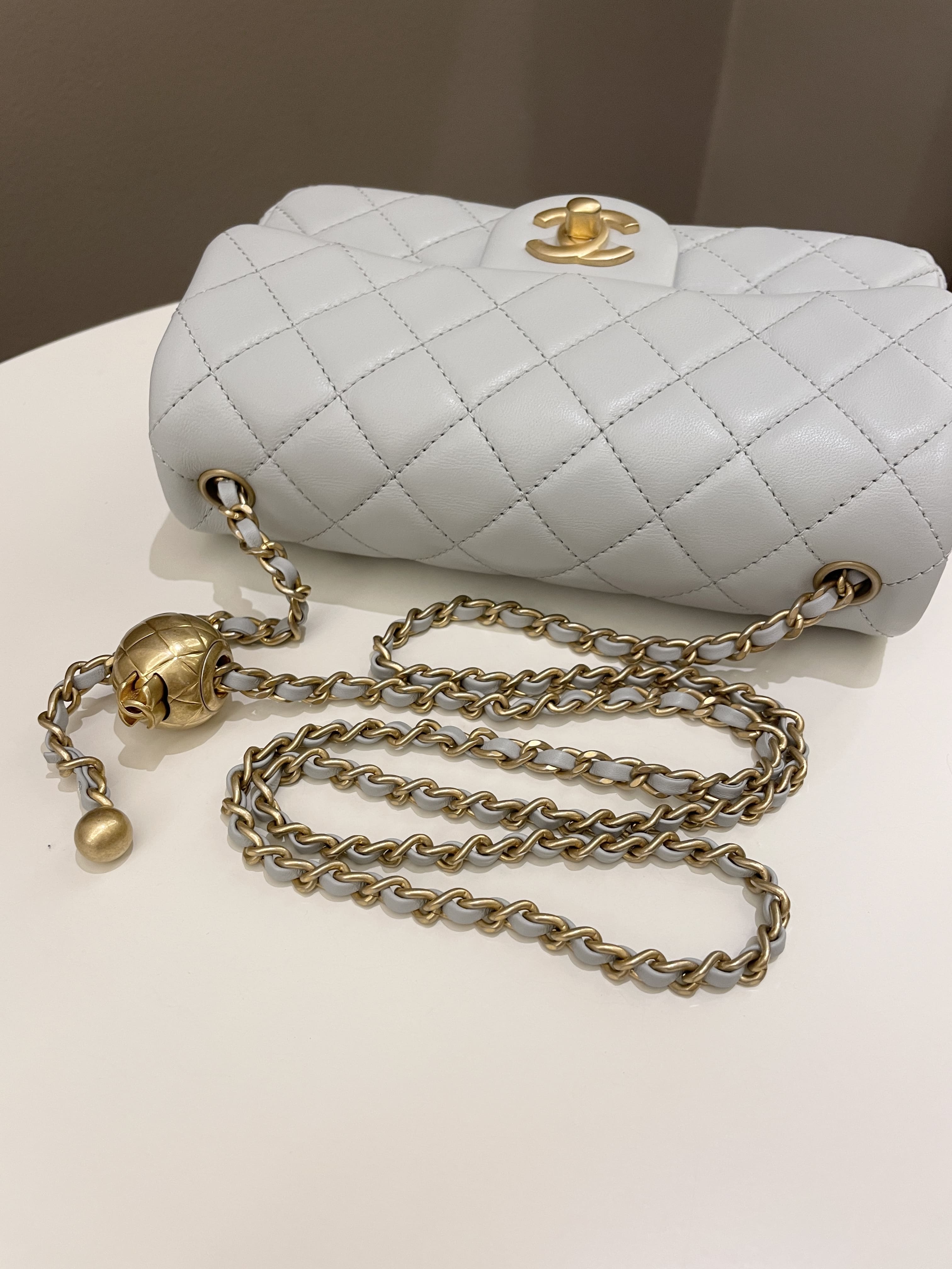 Chanel Pearl Crush Quilted Mini Rectangular Grey Lambskin – ＬＯＶＥＬＯＴＳＬＵＸＵＲＹ