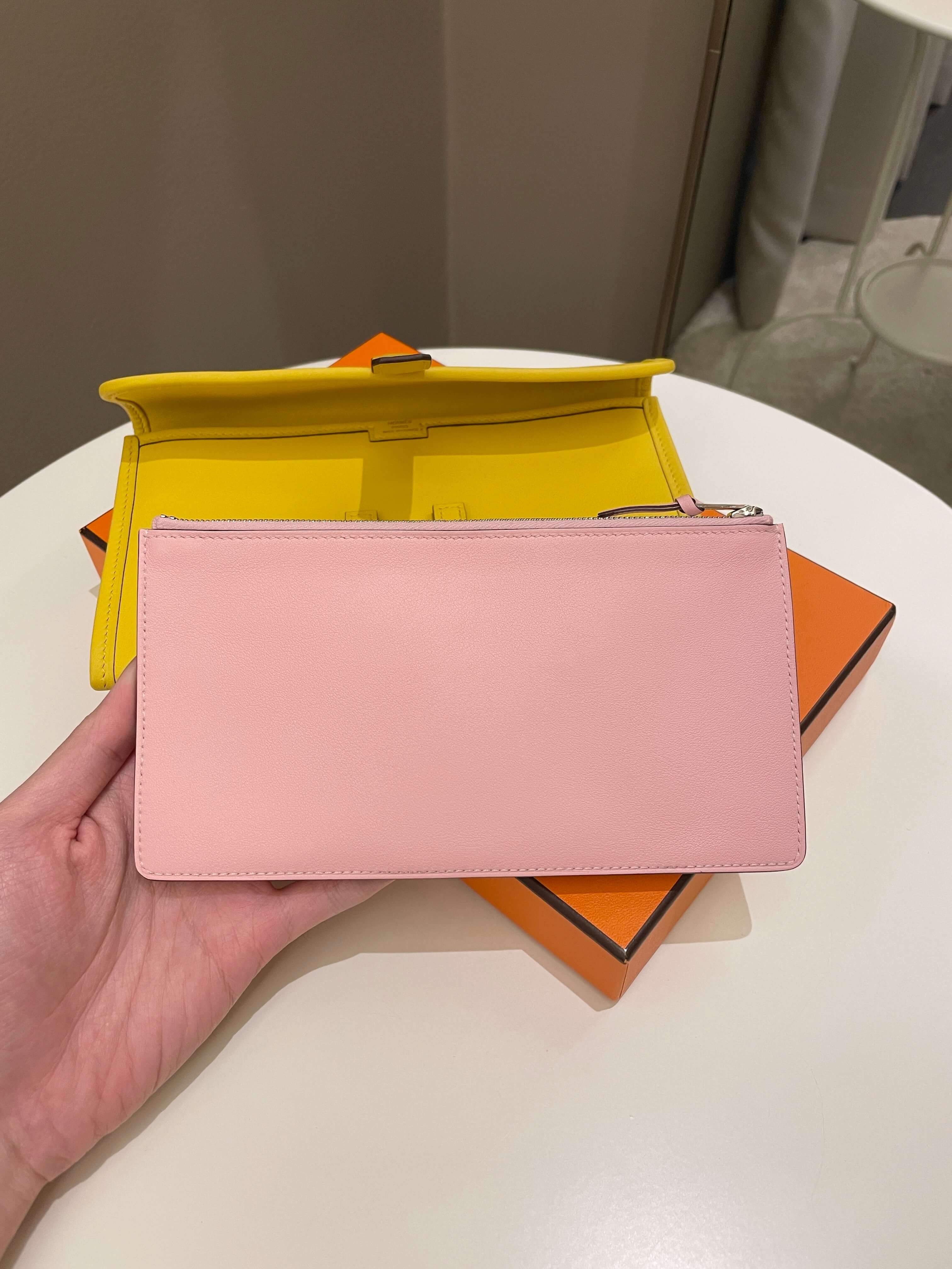 Hermes Jige Duo Jaune De Naples / Rose Sakura – ＬＯＶＥＬＯＴＳＬＵＸＵＲＹ