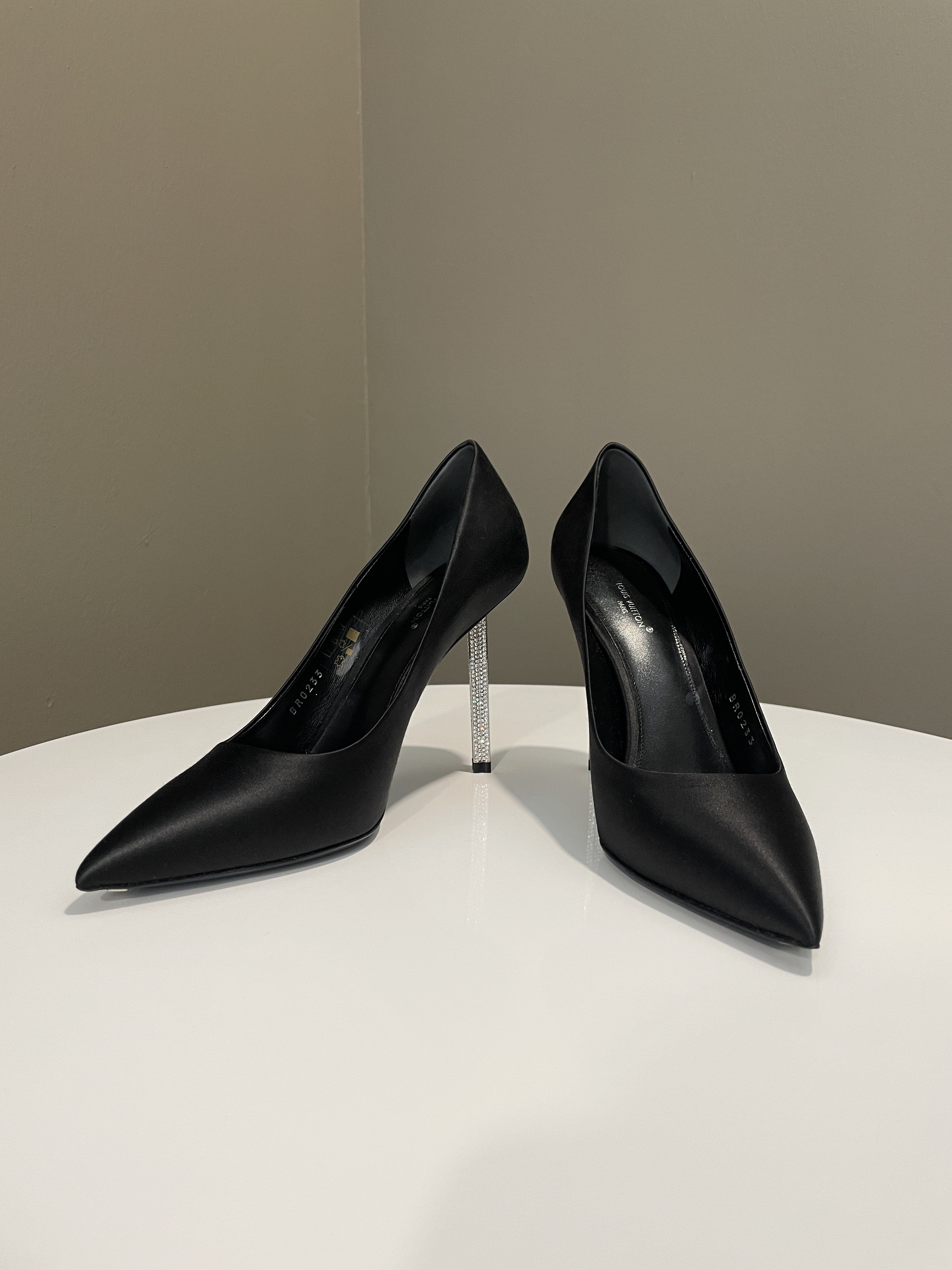 Louis Vuitton Diva Diamanté Heel Pump Black Satin / Rhinestones Size 40