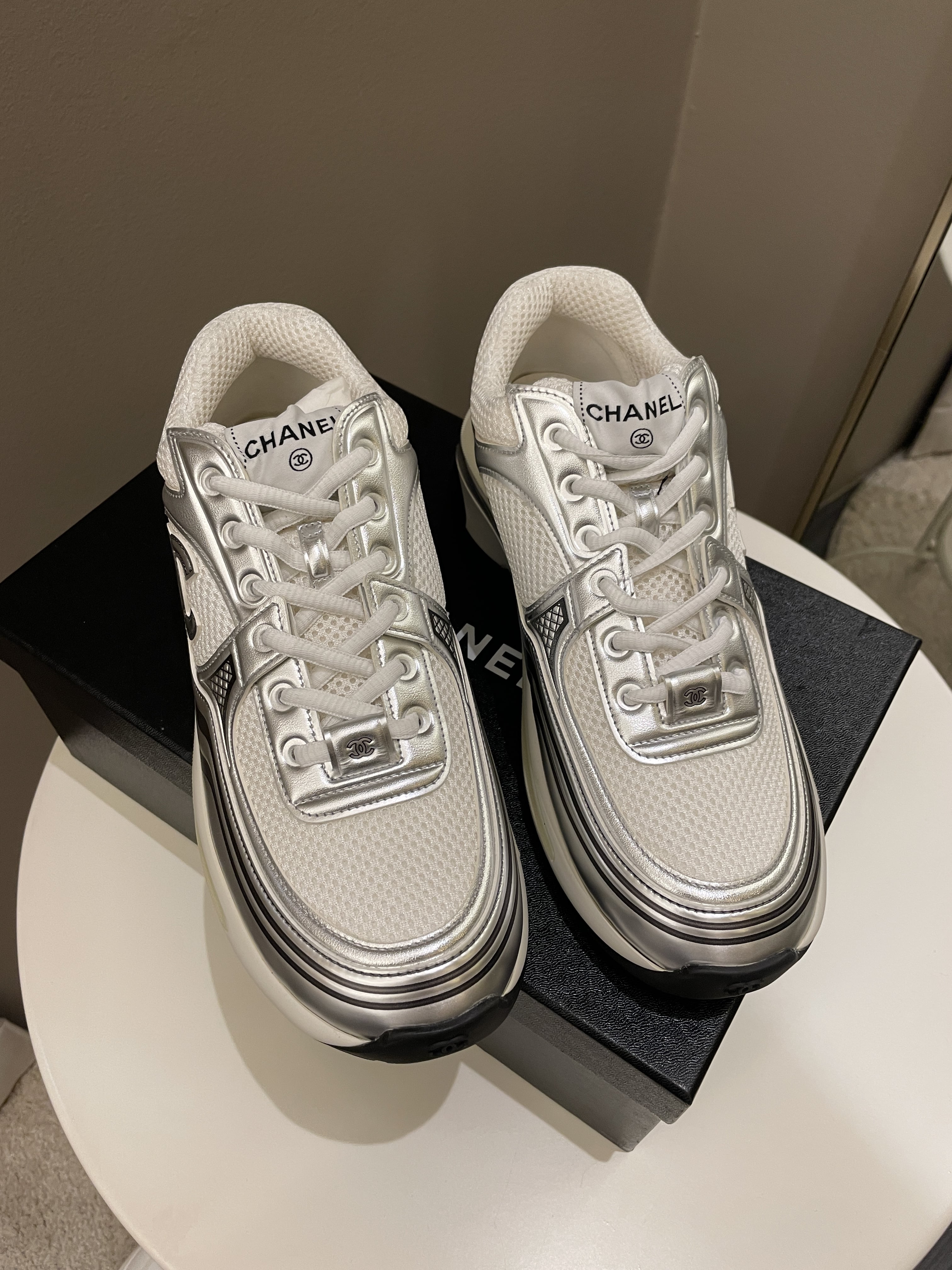 Chanel 23C Sneaker
Silver Size 40