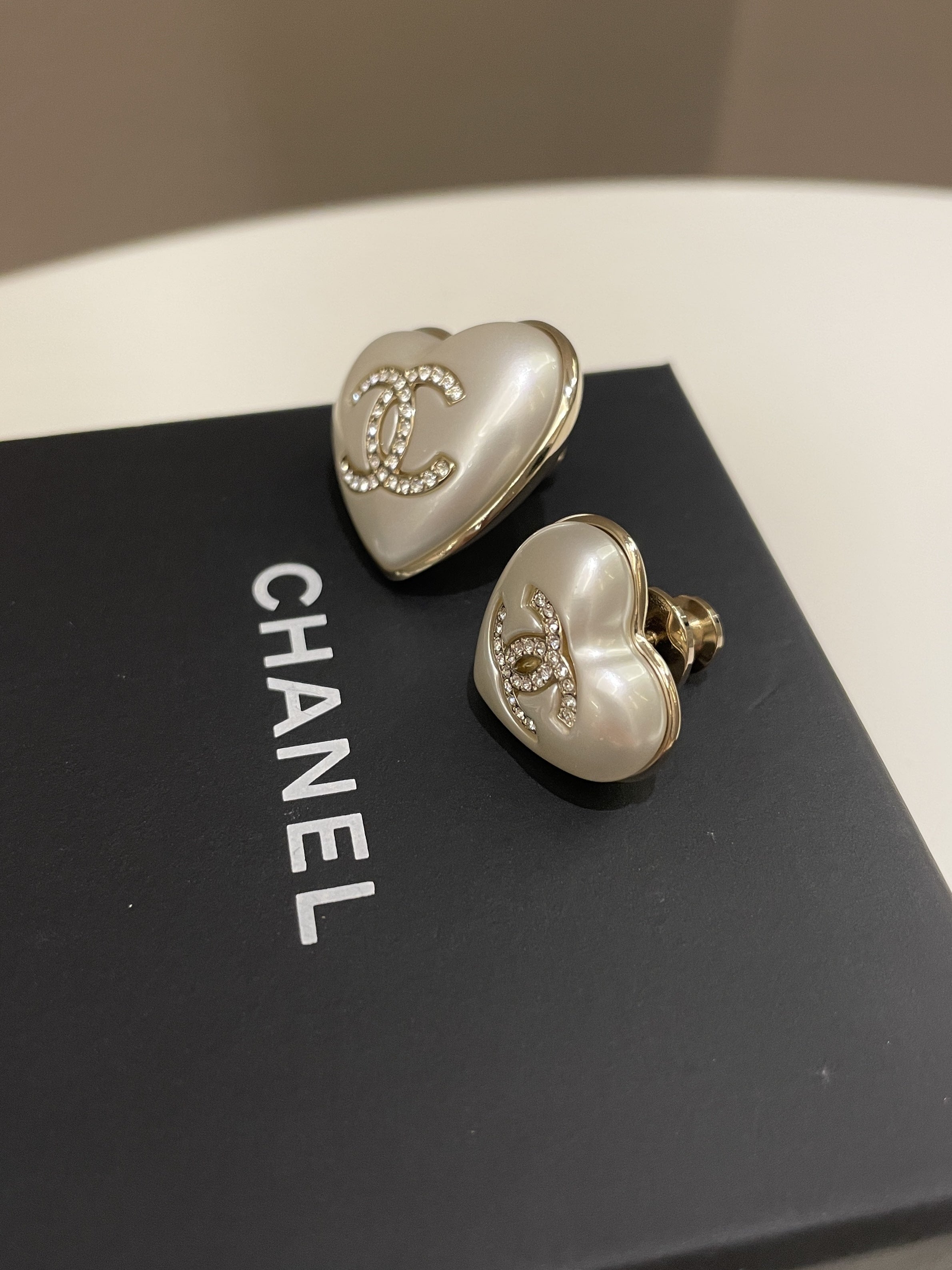 Chanel 21B Cc 2 Heart Pin Set
Ivory/ Rhinestones