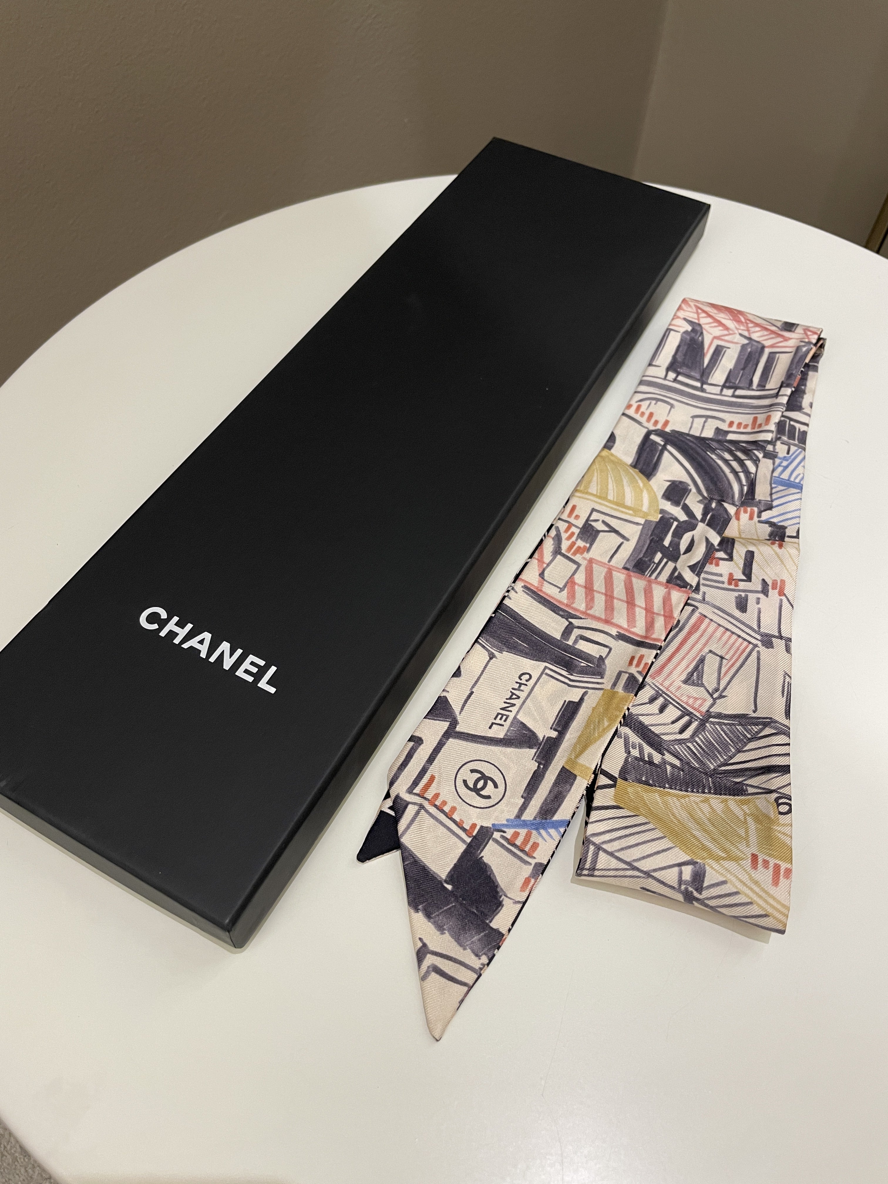 Chanel Slim Bandeau
Ash Beige/ Multicolor