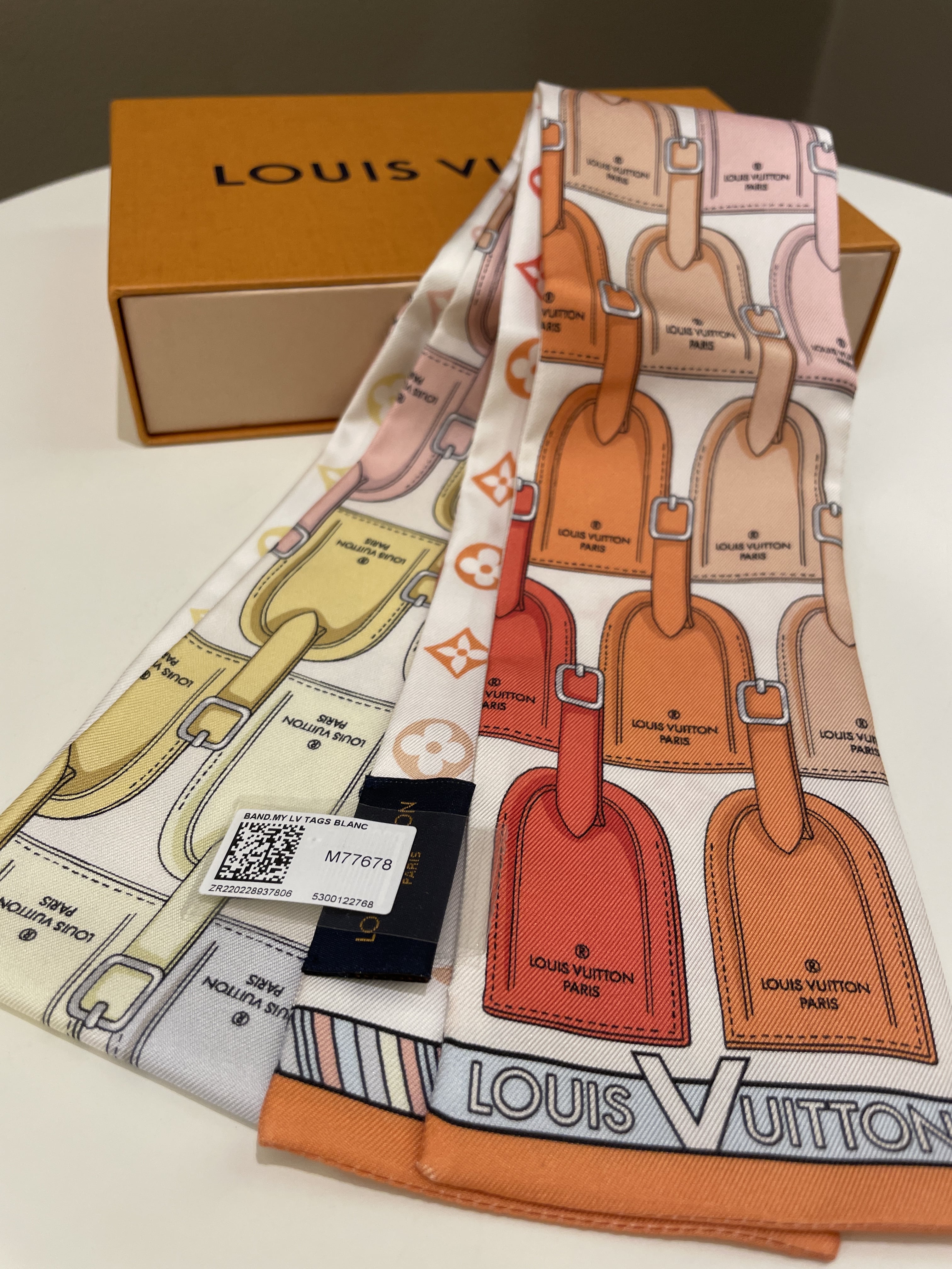 Louis Vuitton Luggage Tag Bandeau
Ombre Red Orange Yellow