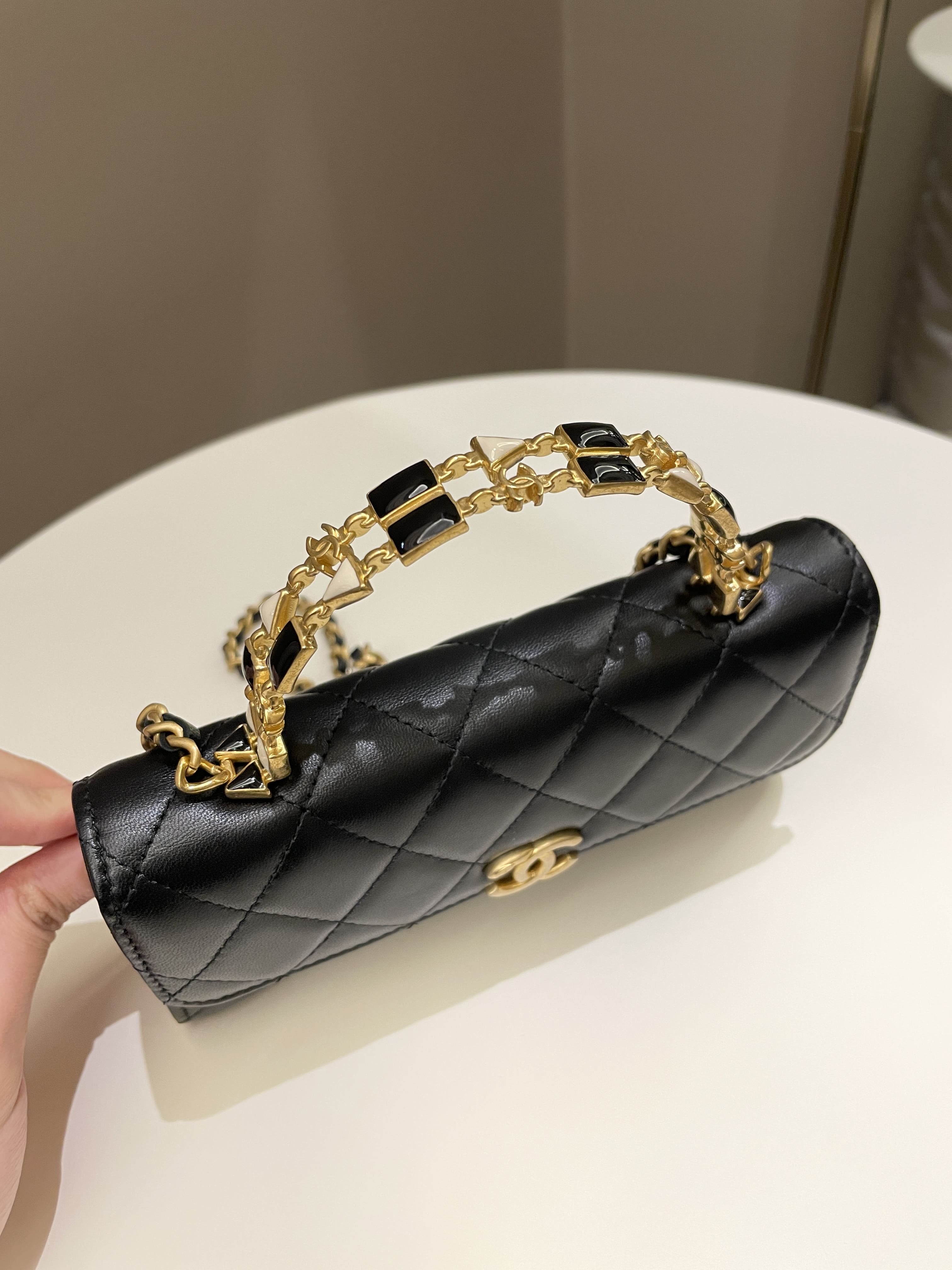 Chanel 22B Quilted Top Handle Flap Bag Black Lambskin – ＬＯＶＥＬＯＴＳＬＵＸＵＲＹ