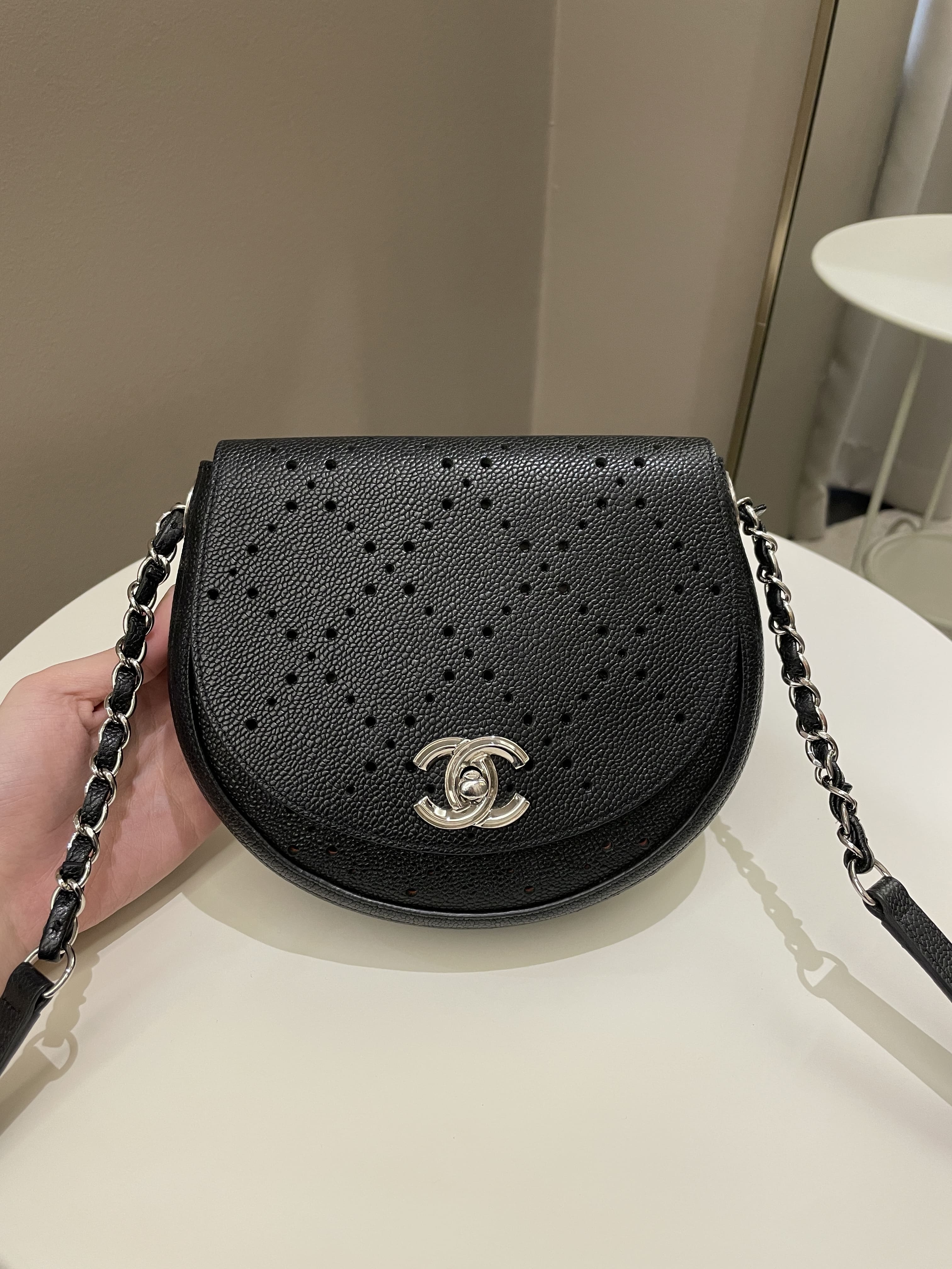 Chanel Black Caviar Jumbo Vertical Stitch Classic Flap Bag 2759069