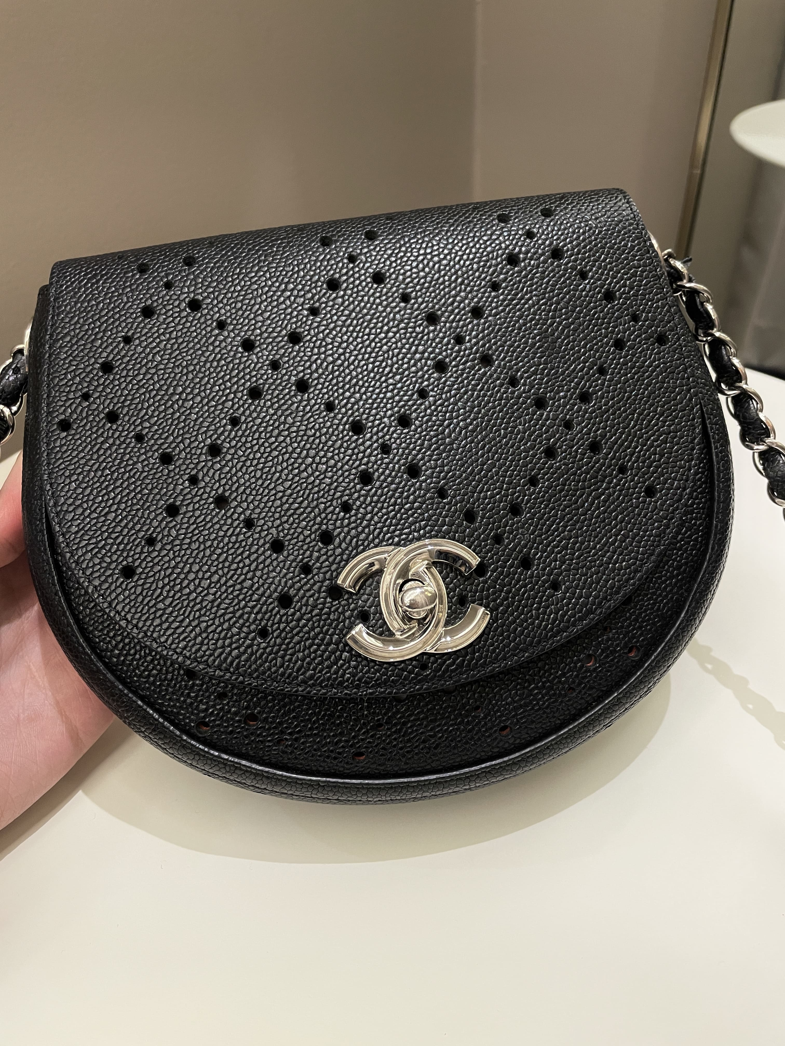 Chanel Perforated Curve Bag Black Caviar – ＬＯＶＥＬＯＴＳＬＵＸＵＲＹ