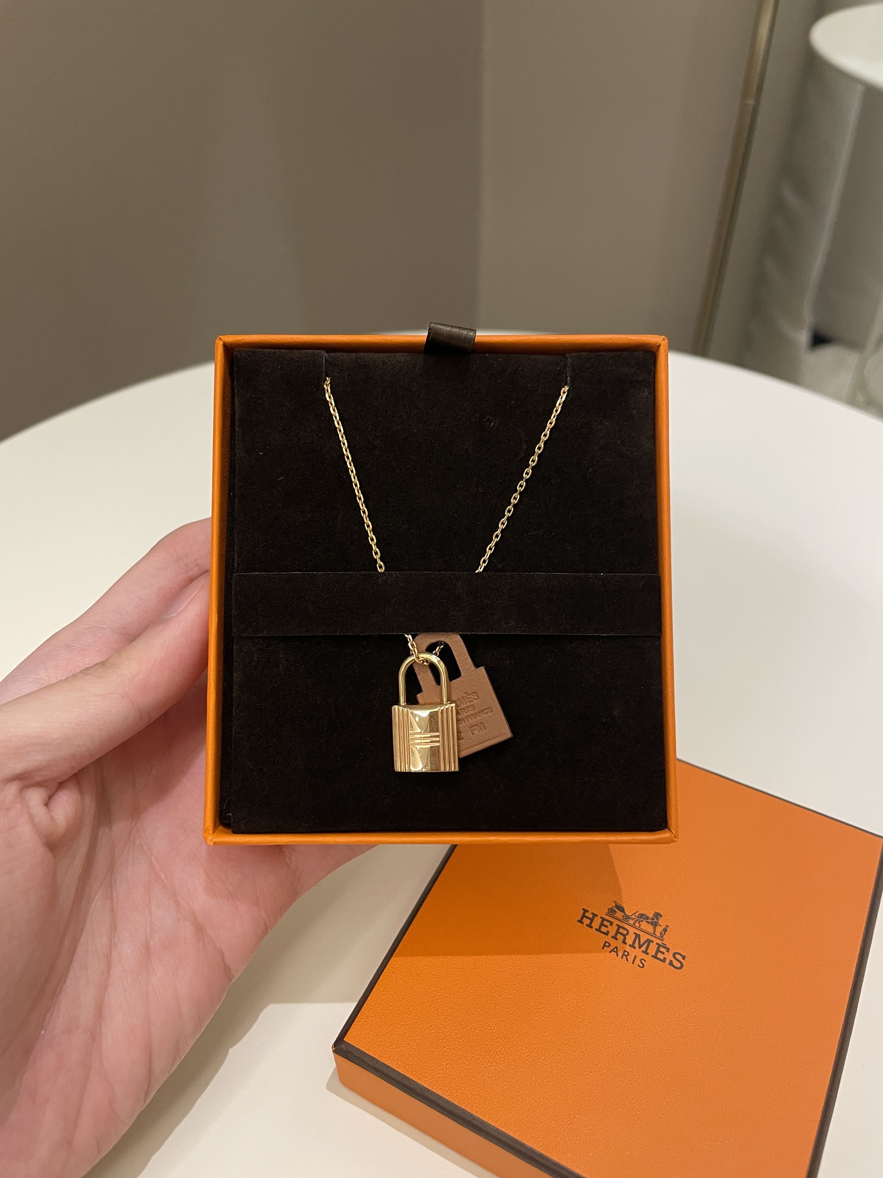 Hermes O Kelly Necklace Gold
