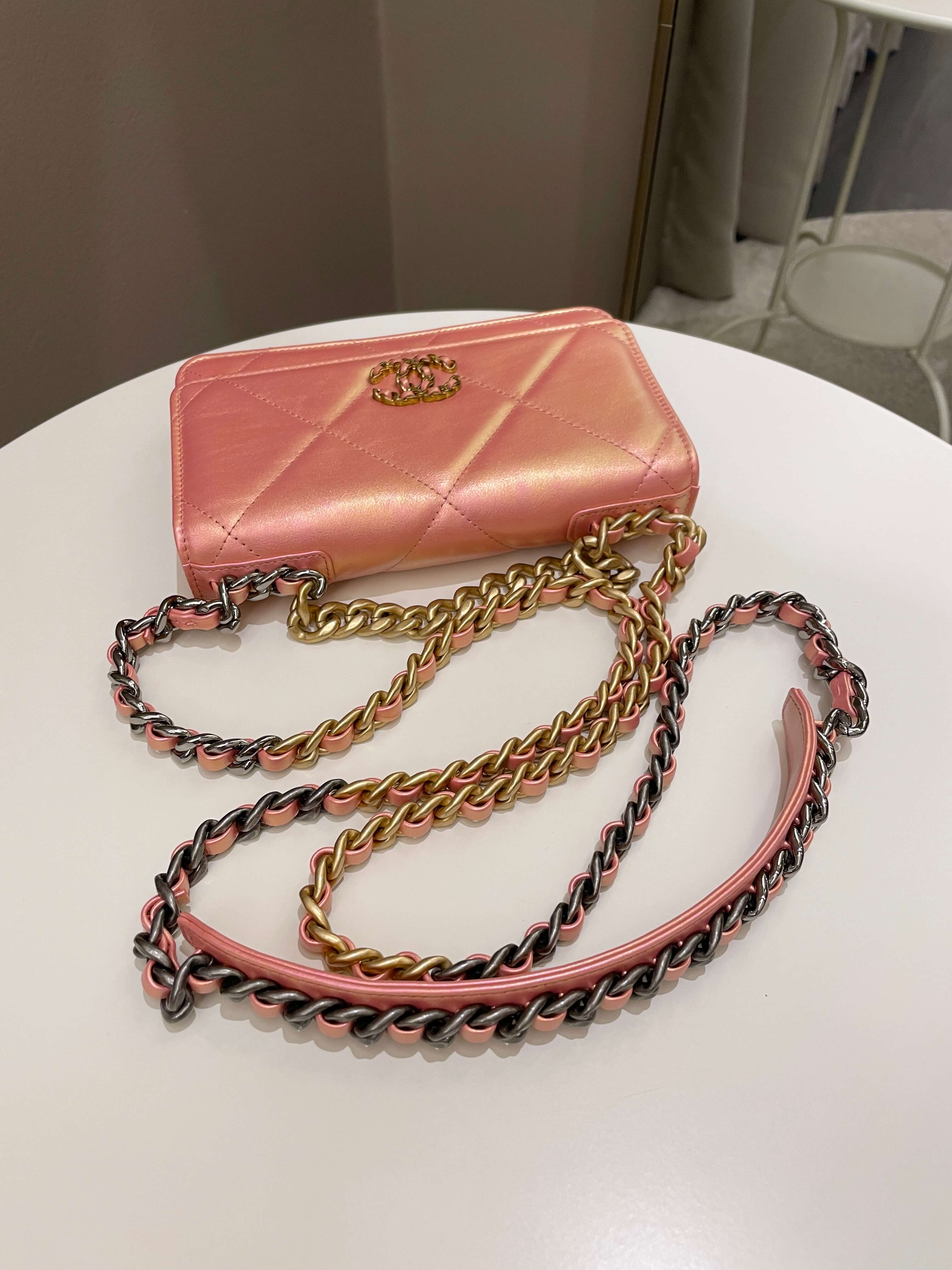 Chanel 19 Wallet On Chain Coral Iridescent