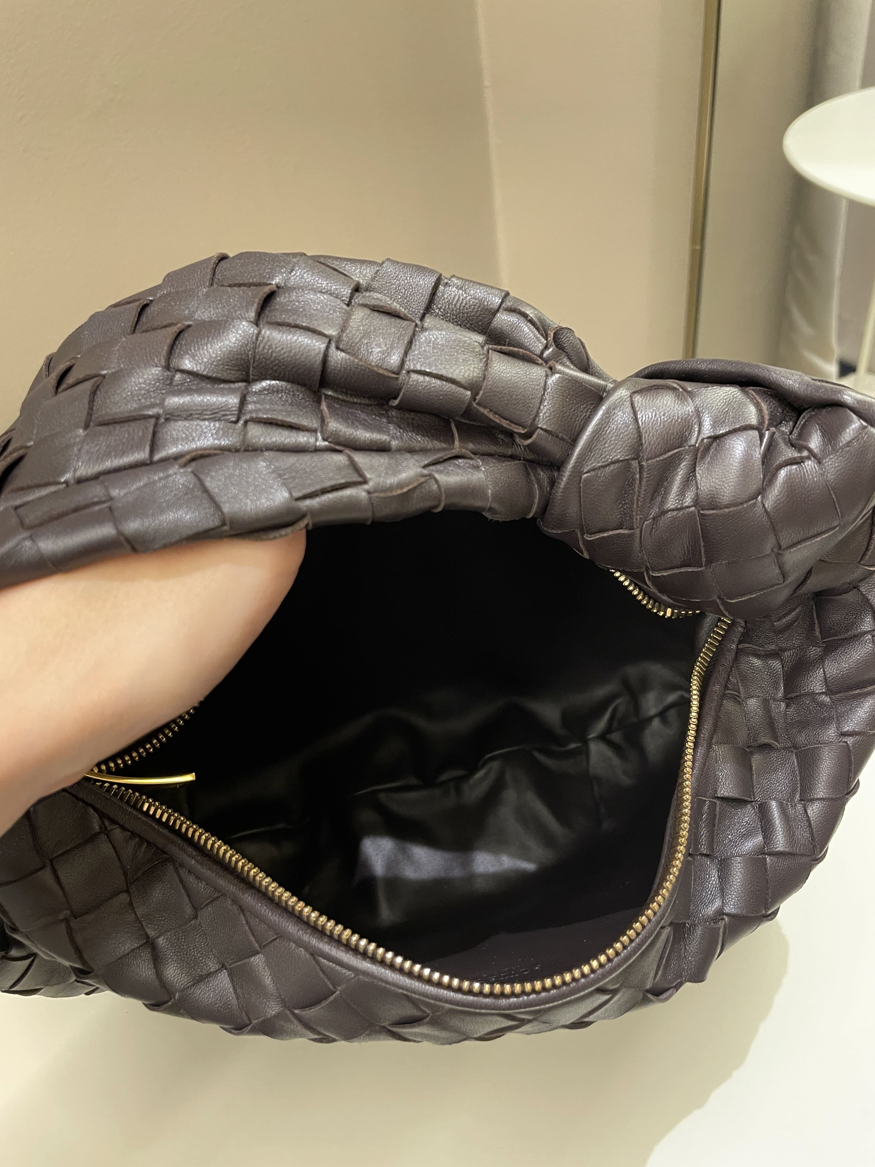 Bottega Veneta Jodie Shoulder Bag Potion Dark Ebene Leather