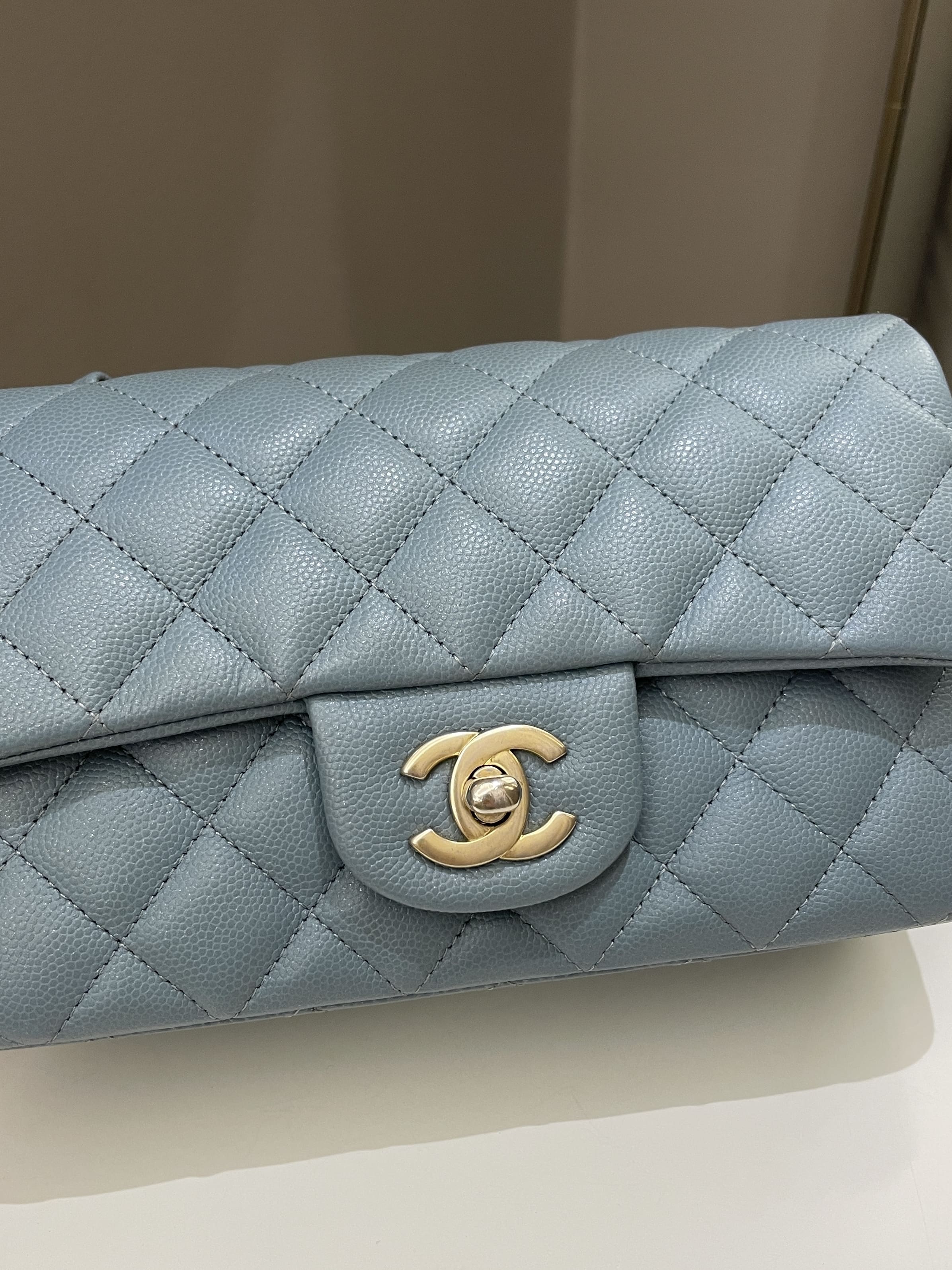 Chanel 18C Quilted Mini Rectangular Ash Blue Green Iridescent Caviar –  ＬＯＶＥＬＯＴＳＬＵＸＵＲＹ