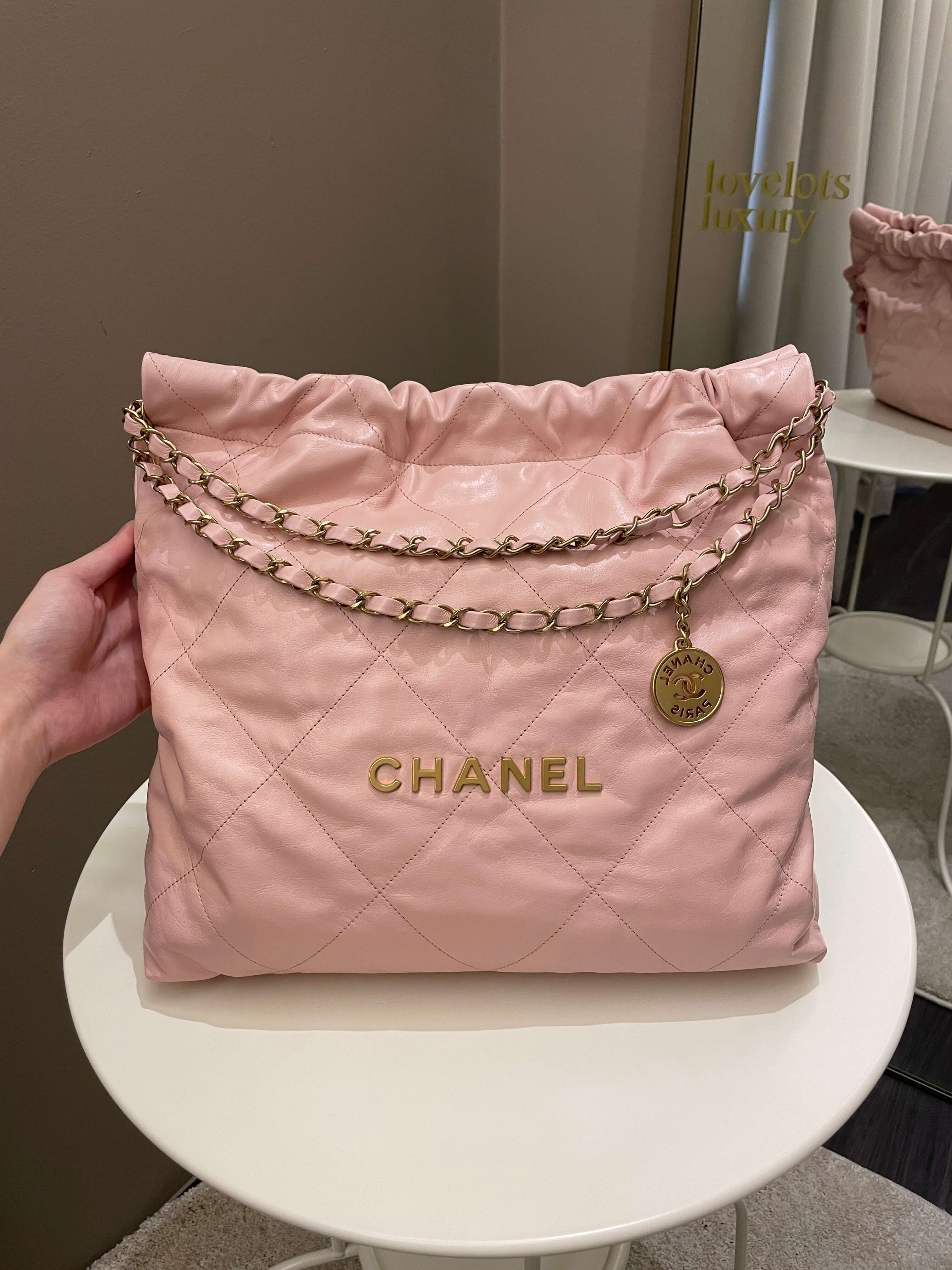 Chanel 22 Medium Nude Pink Calfskin – ＬＯＶＥＬＯＴＳＬＵＸＵＲＹ