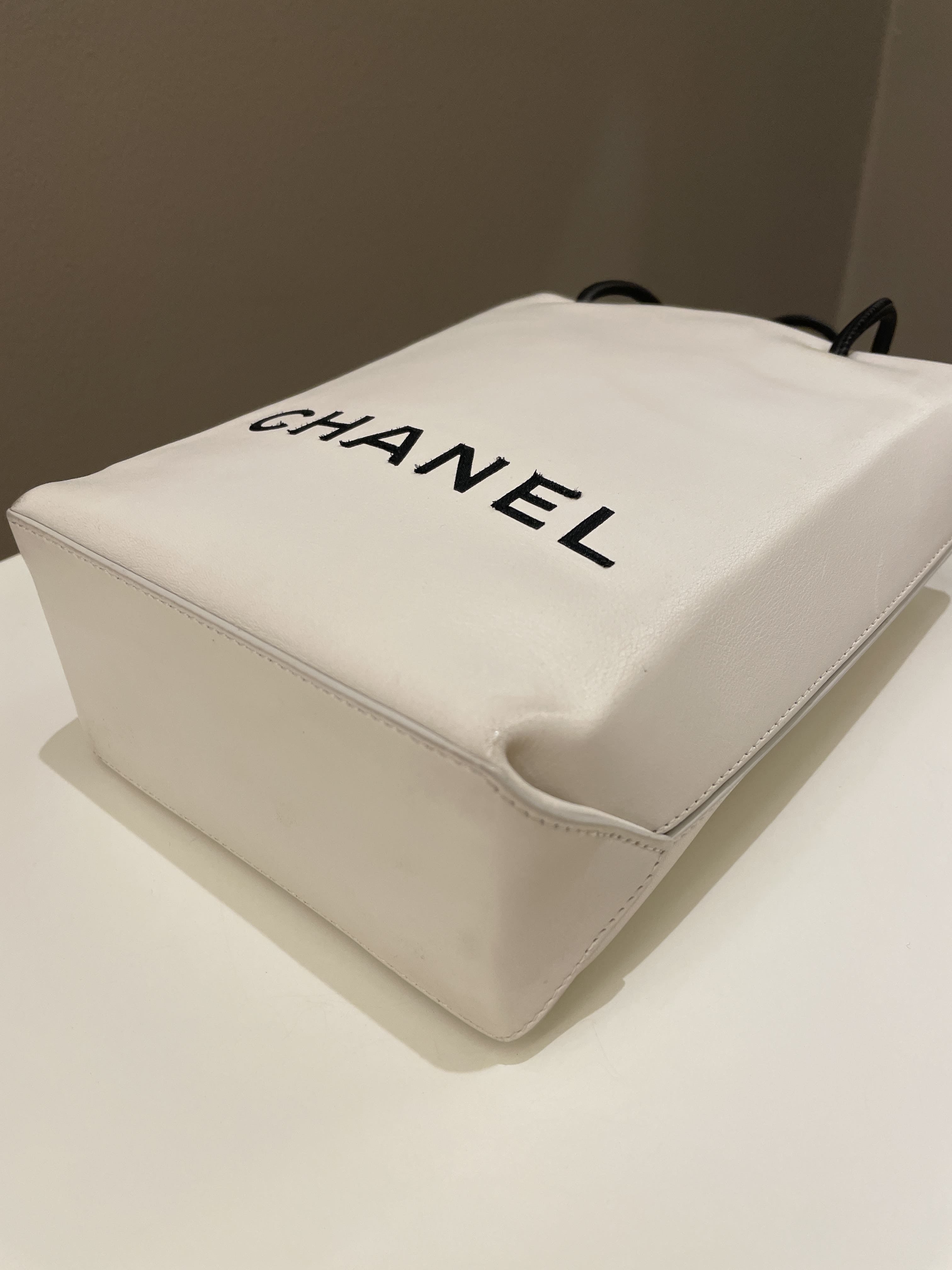 Chanel Vertical Shopping Bag Ivory / Black Calfskin