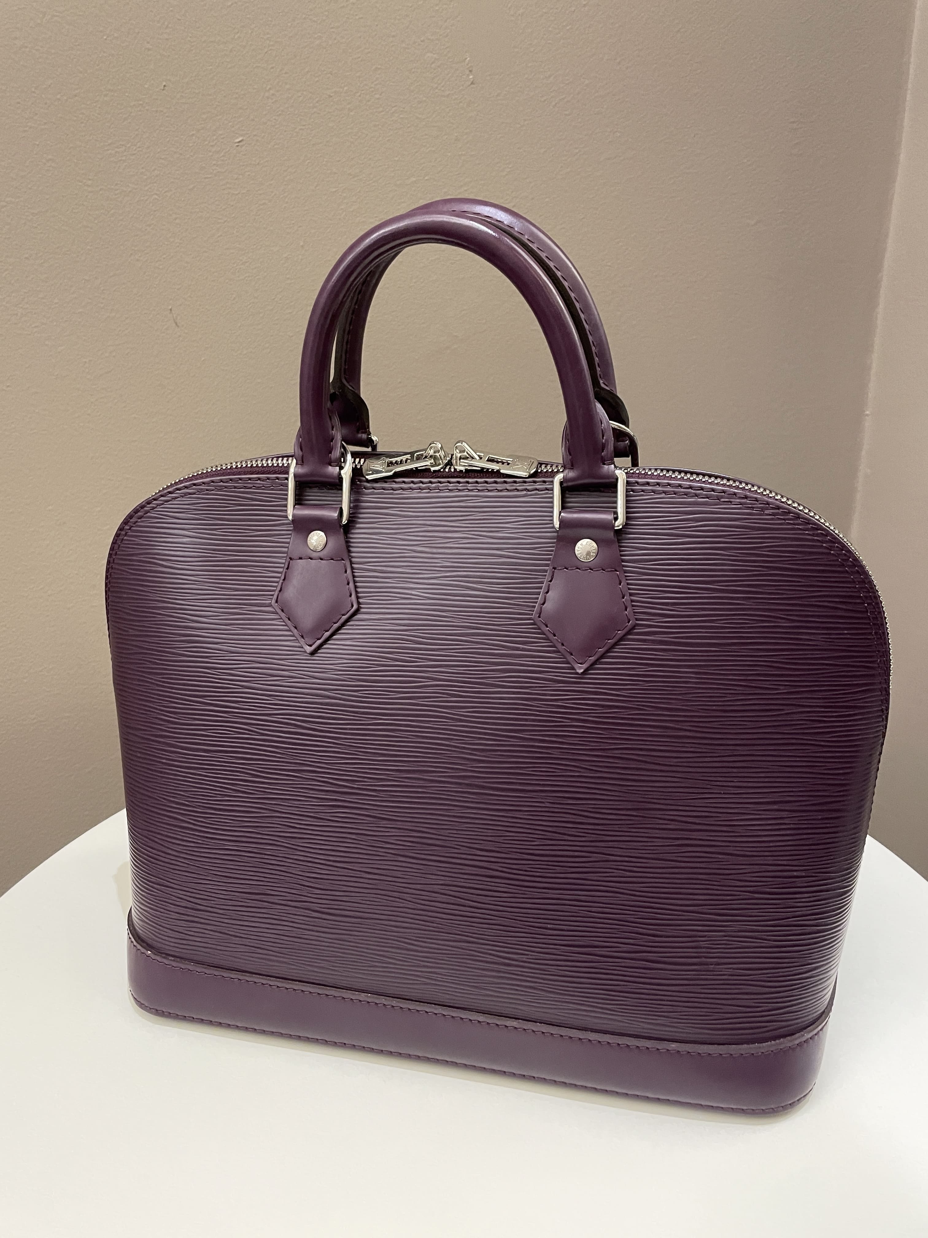 Louis Vuitton Purple Handbag Cake (450x600) - CS0160 – Circo's Pastry Shop