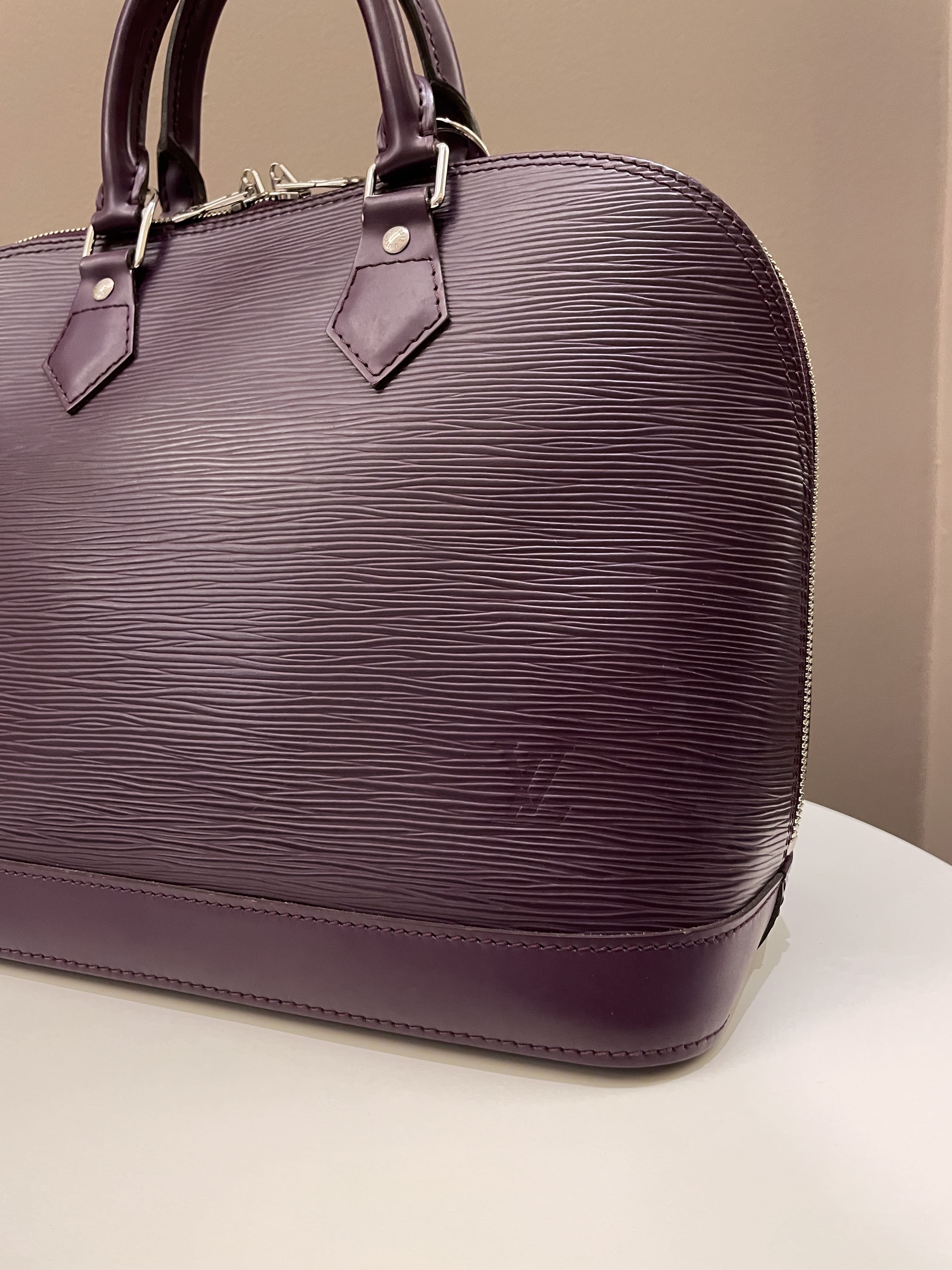 Louis Vuitton Cassis Epi Leather Alma PM Silver Hardware, 2008 Available  For Immediate Sale At Sotheby's