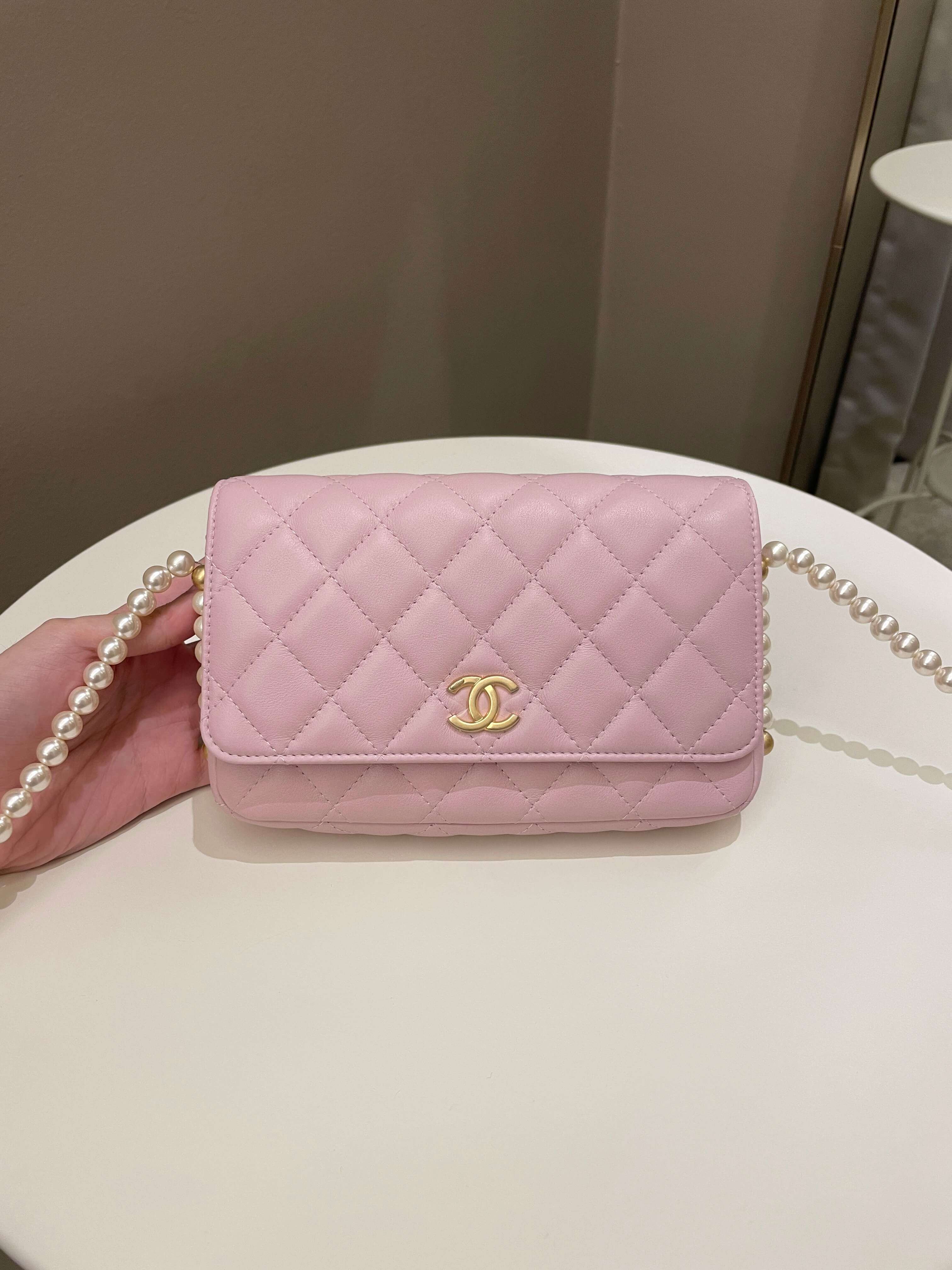 Chanel 21S Quilted Wallet On Chain With Pearl Baby Pink Lambskin –  ＬＯＶＥＬＯＴＳＬＵＸＵＲＹ