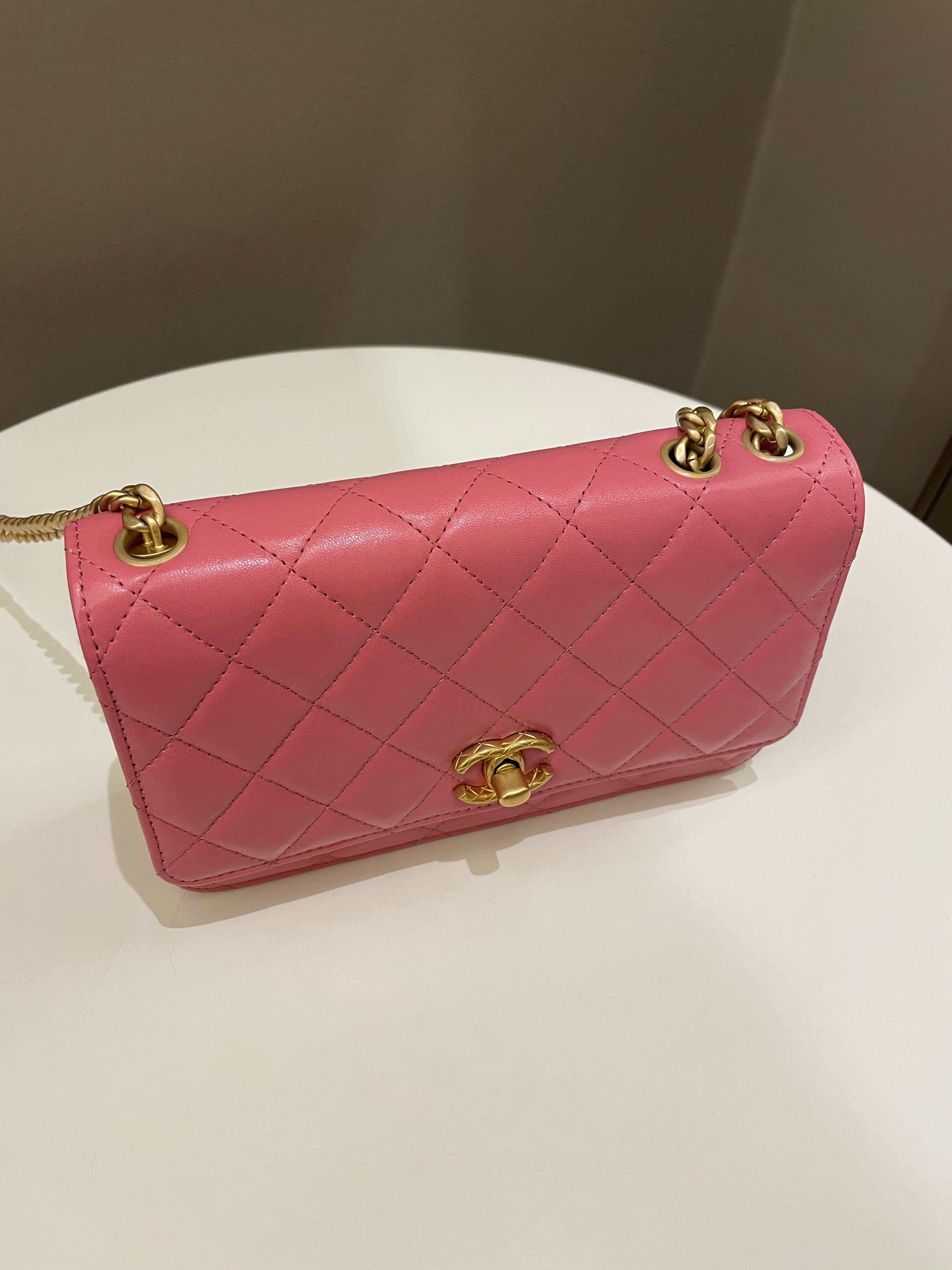 Chanel 23B Pearl Crush Wallet On Chain
Pink Lambskin
