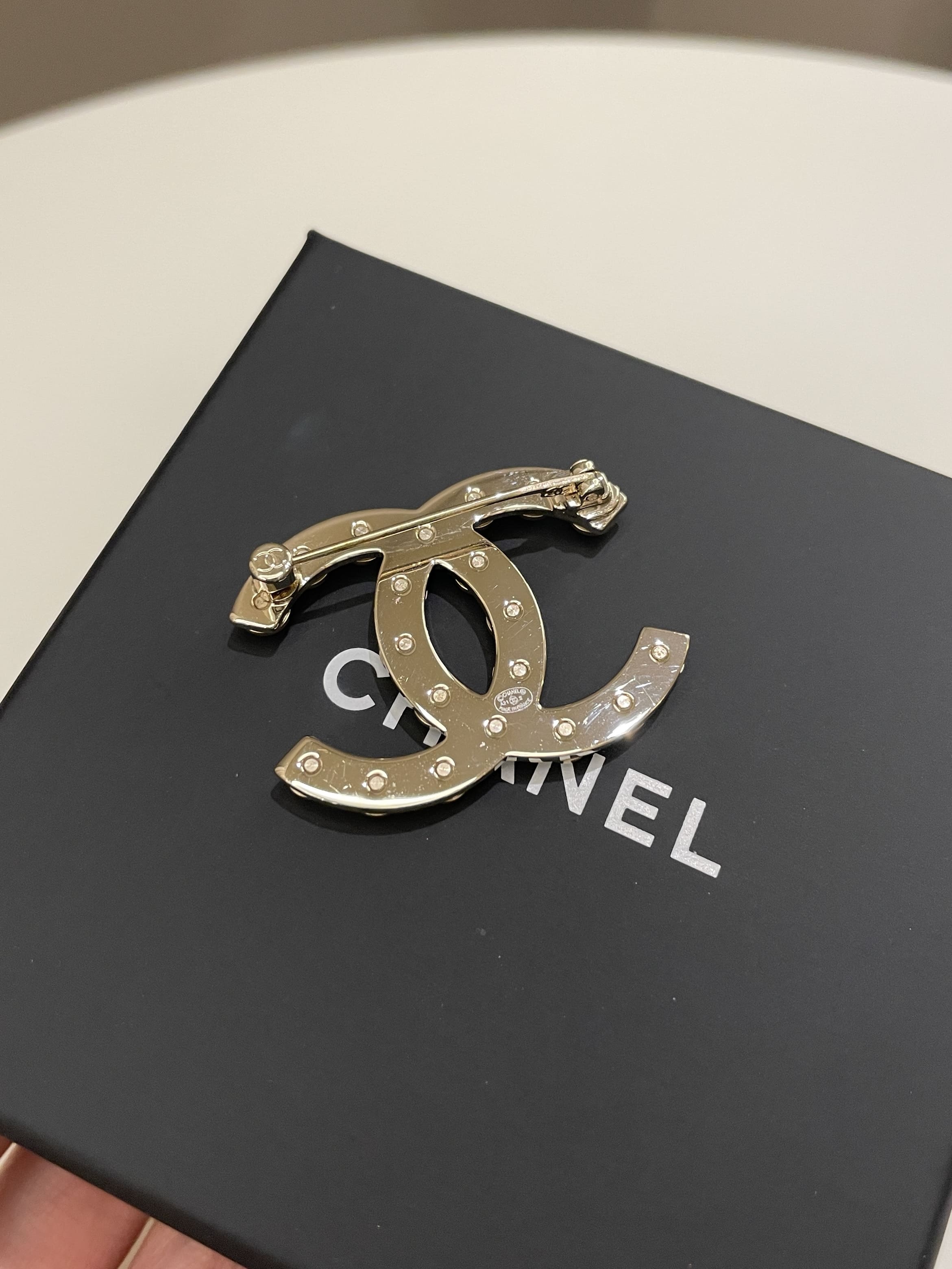 Chanel 21S Cc Pearl Brooch Pearl