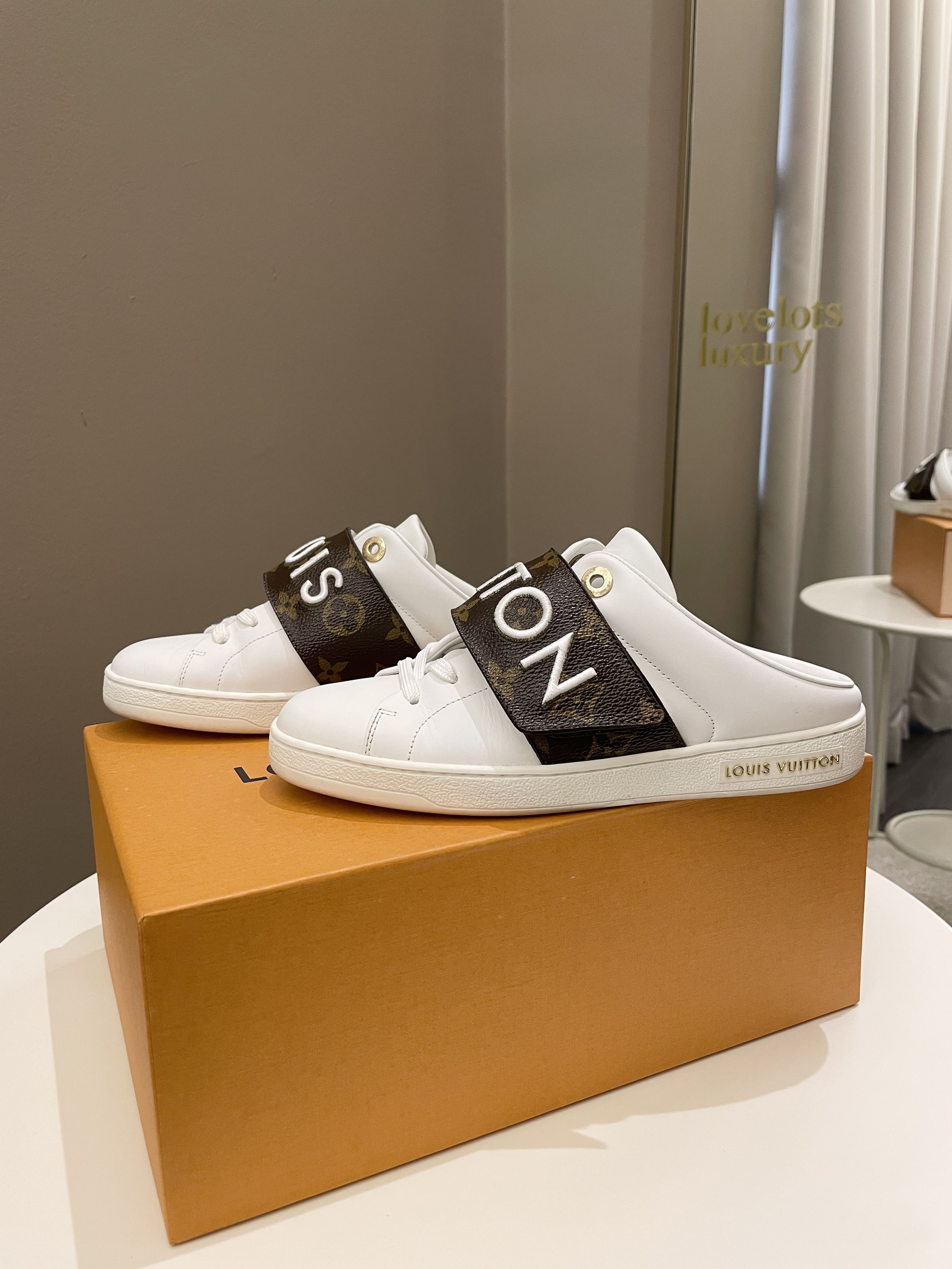louis vuitton sneakers with strap