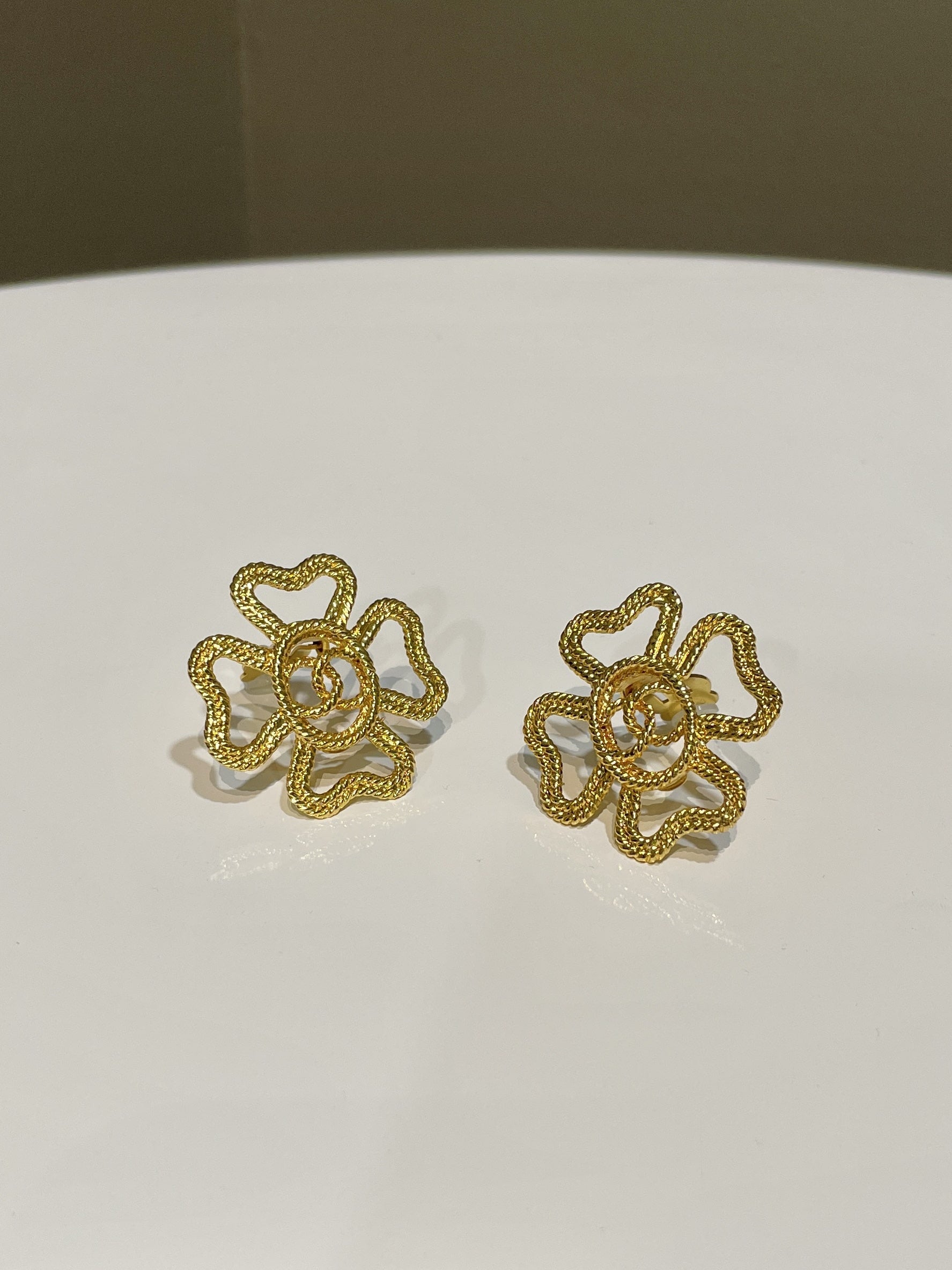 Chanel Vintage Clover Cc Clip On Earrings