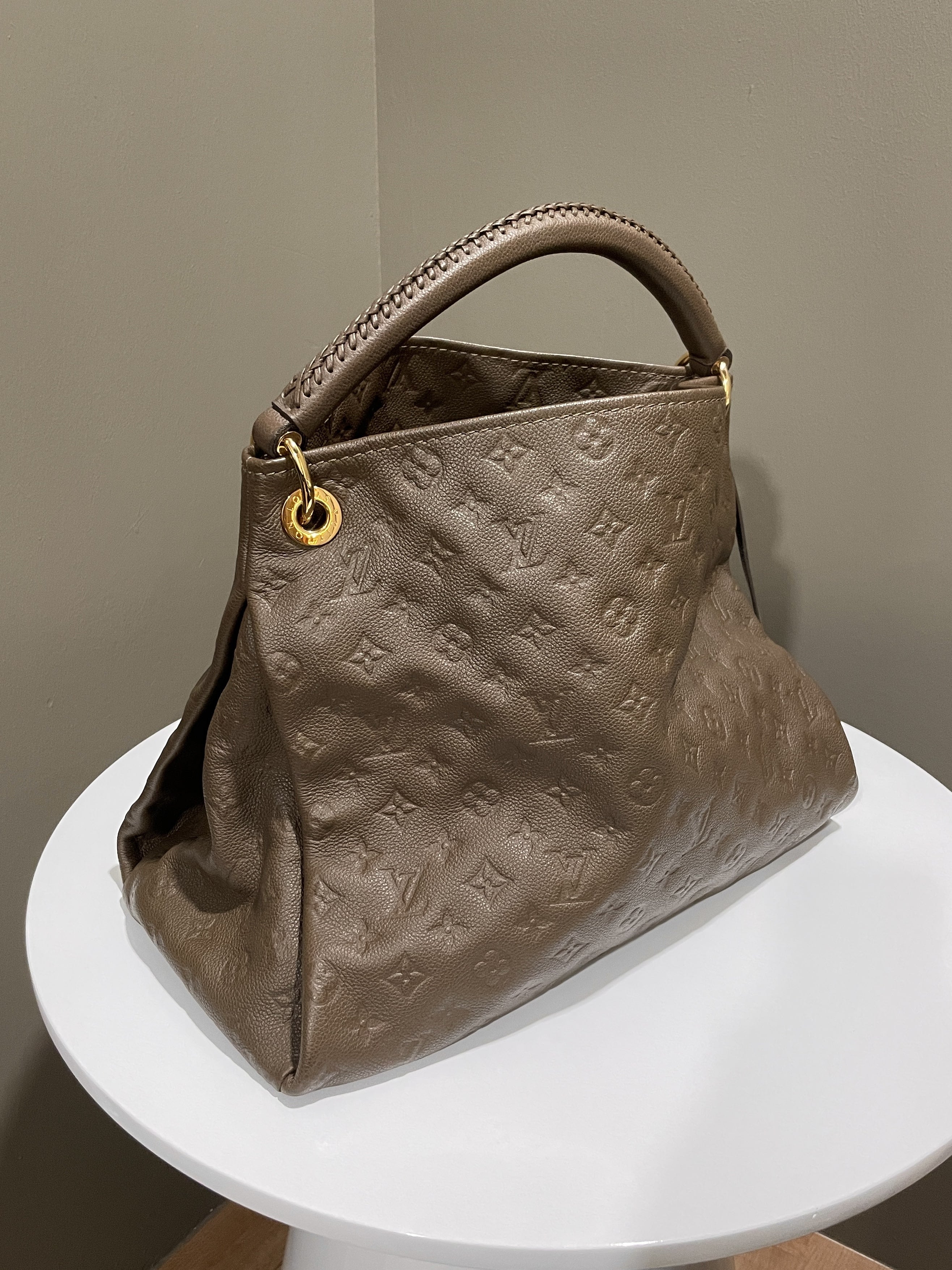 Louis Vuitton Arsty Bag Brown Taupe